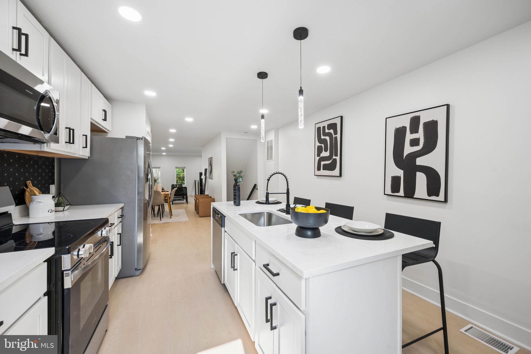 SANDTOWN-WINCHESTER - Residential