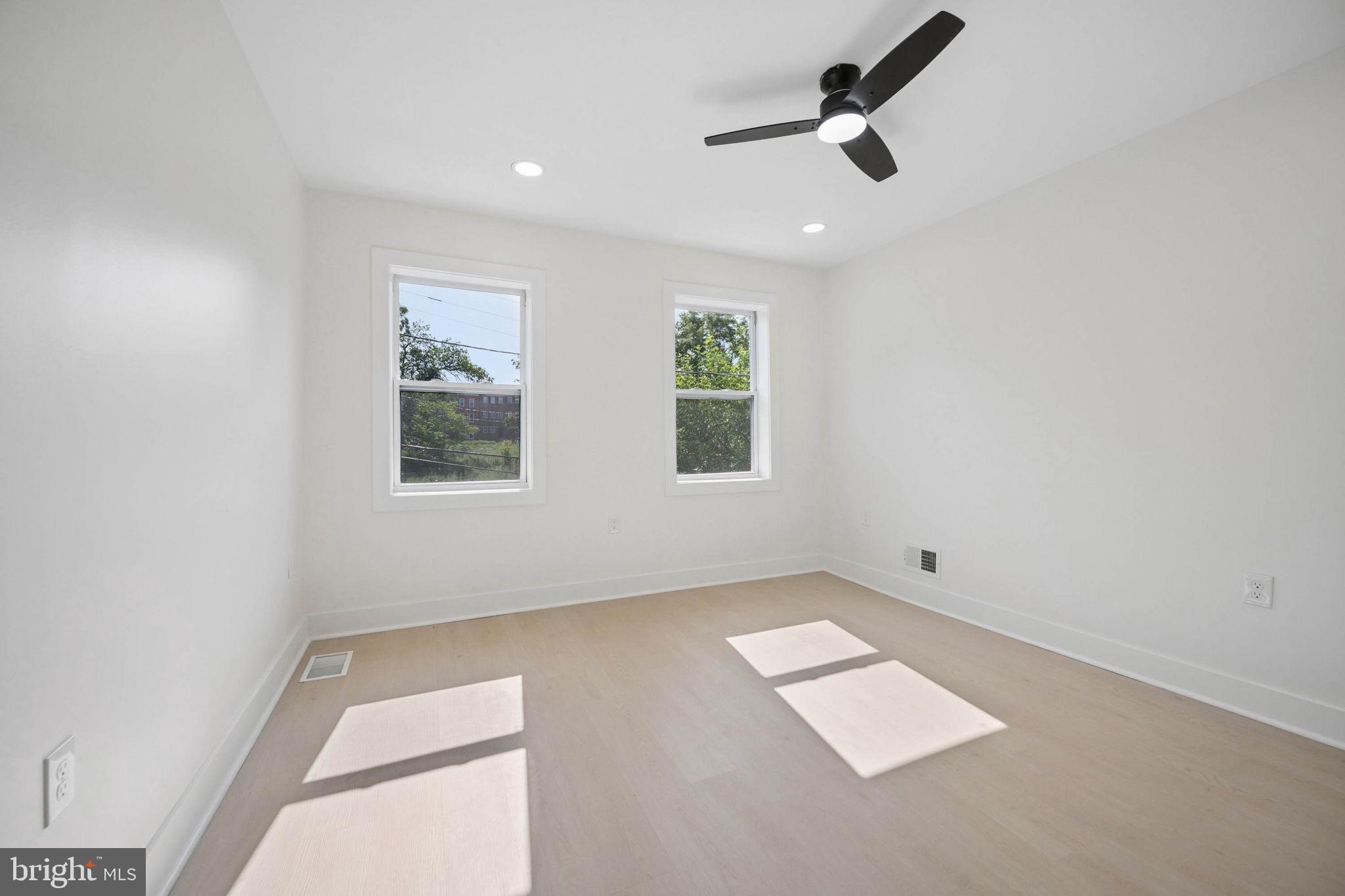 SANDTOWN-WINCHESTER - Residential