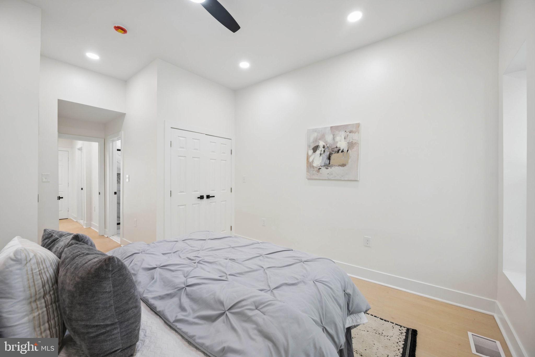 SANDTOWN-WINCHESTER - Residential