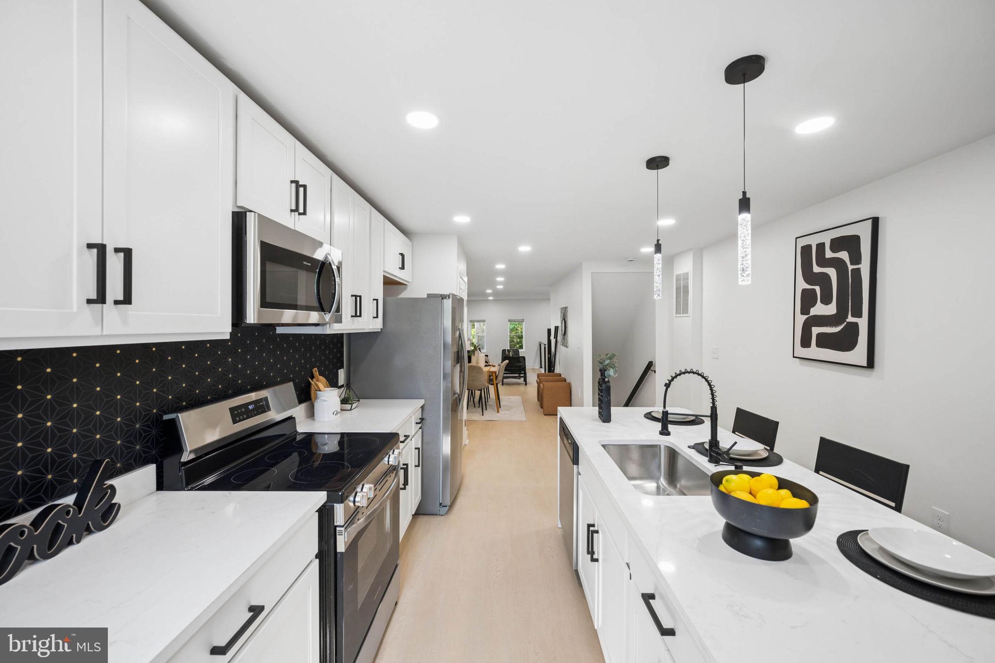 SANDTOWN-WINCHESTER - Residential