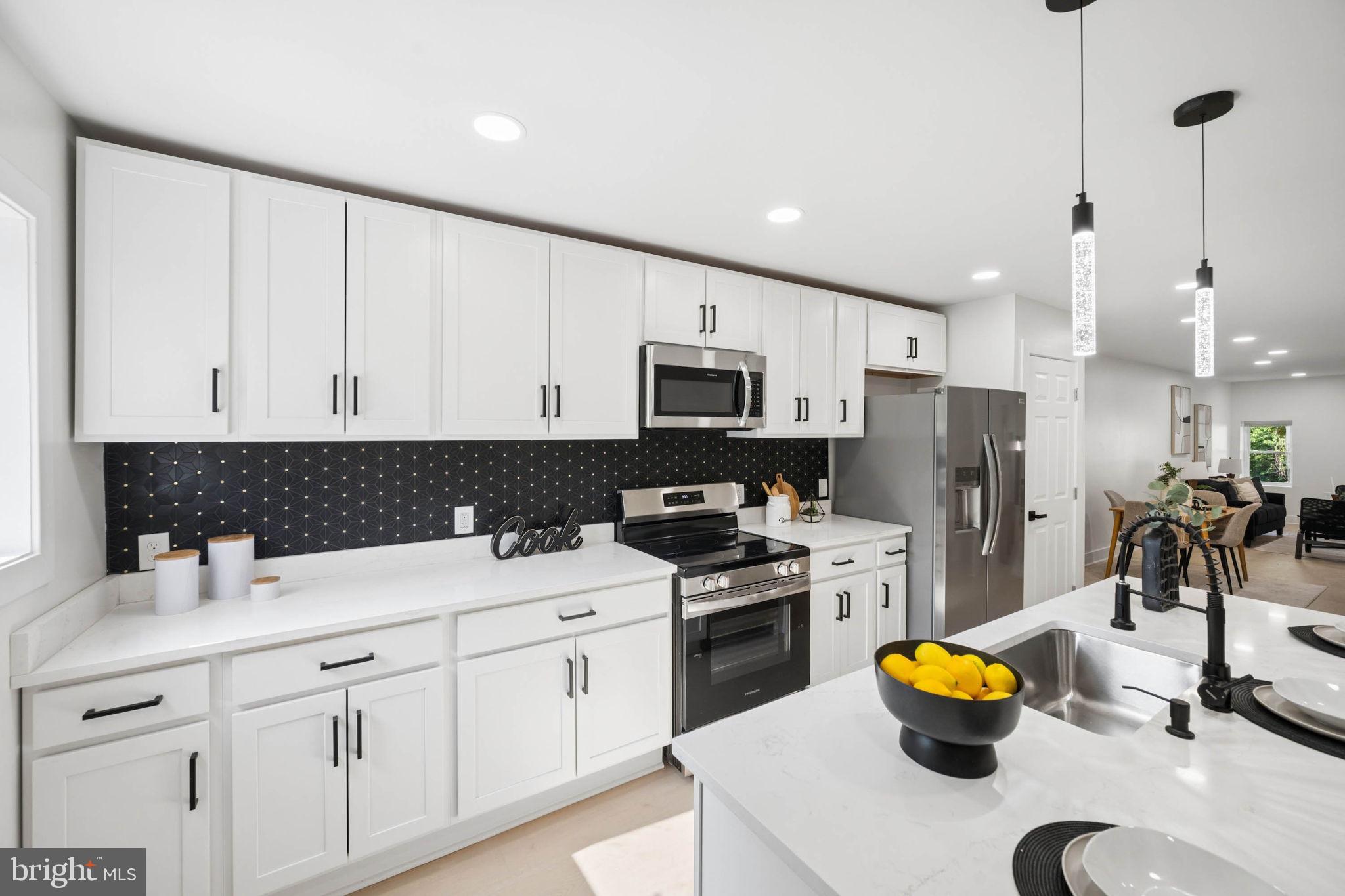 SANDTOWN-WINCHESTER - Residential