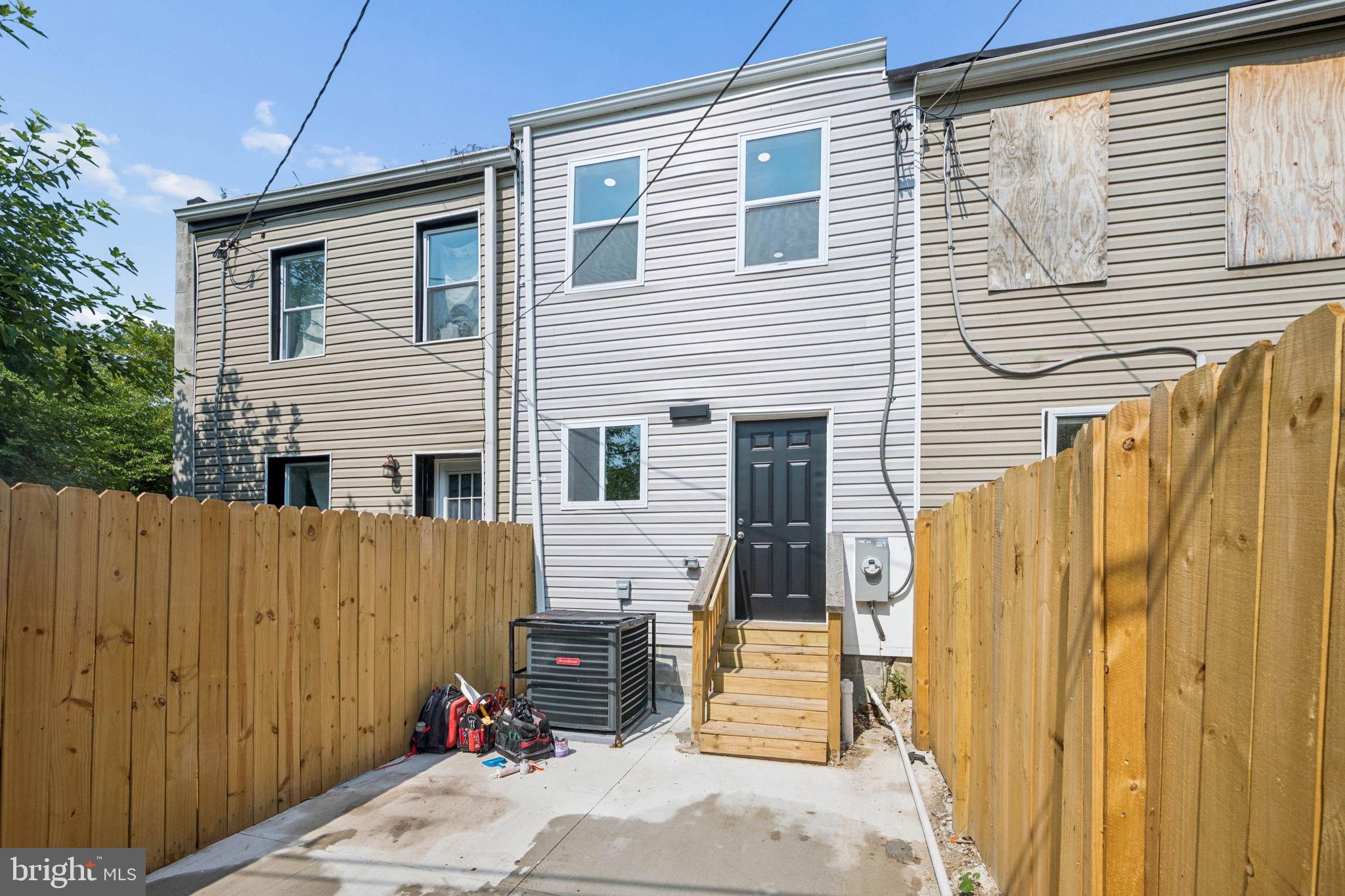 SANDTOWN-WINCHESTER - Residential