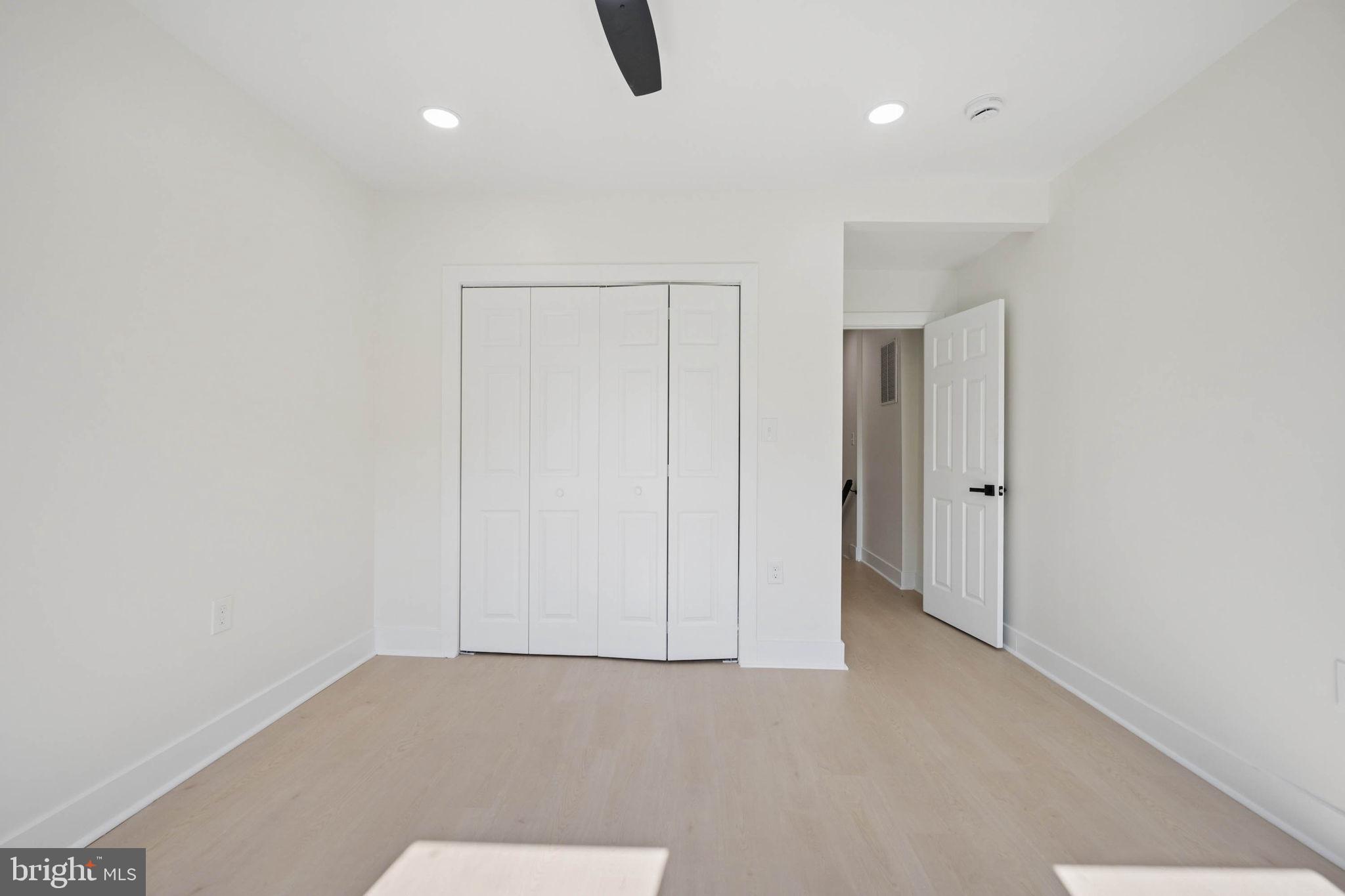 SANDTOWN-WINCHESTER - Residential