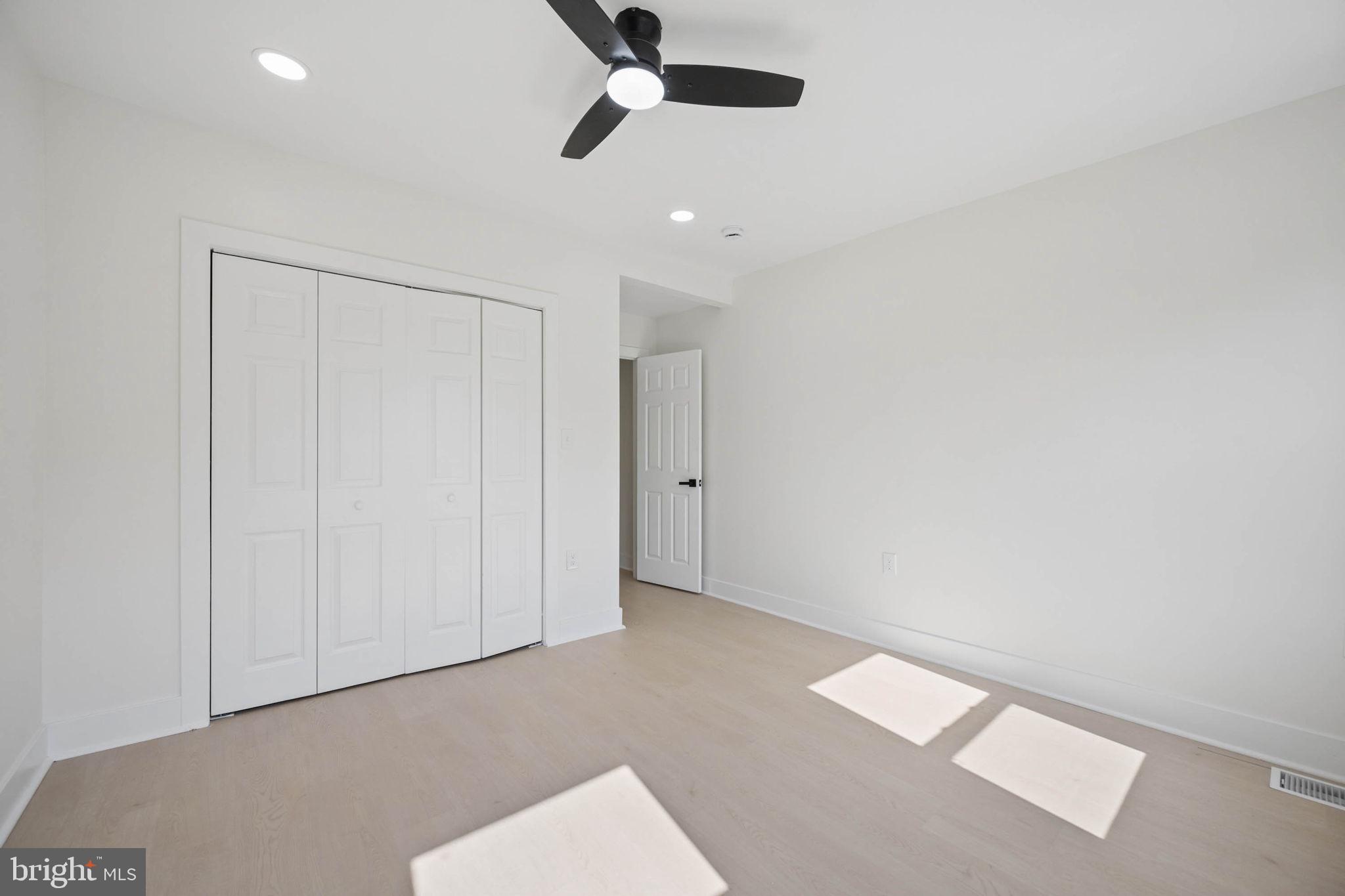 SANDTOWN-WINCHESTER - Residential