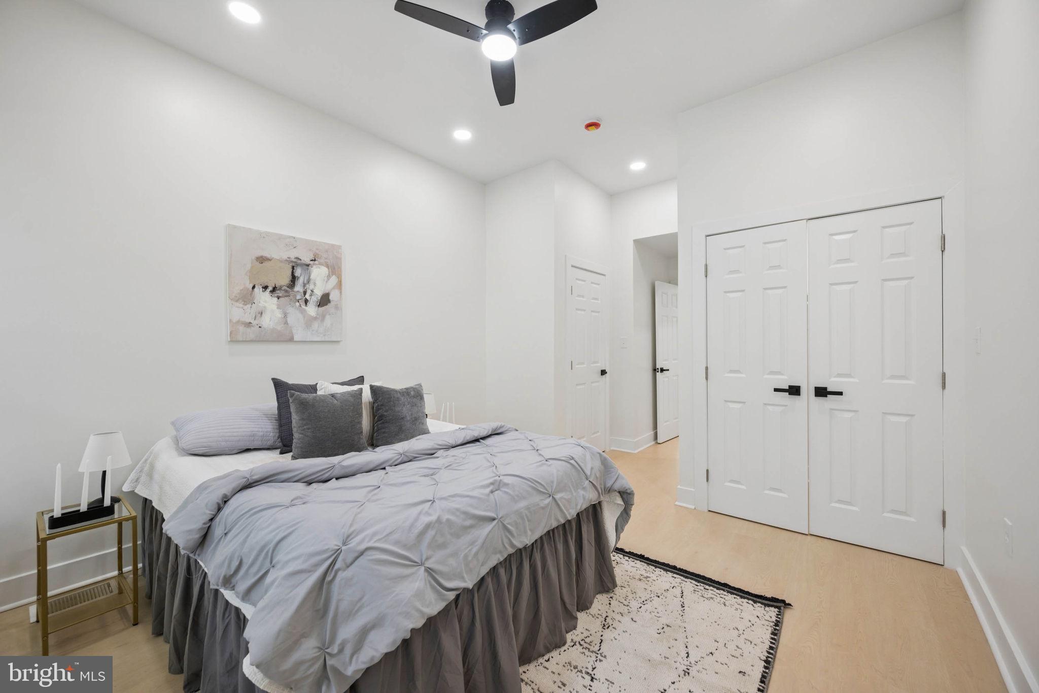 SANDTOWN-WINCHESTER - Residential