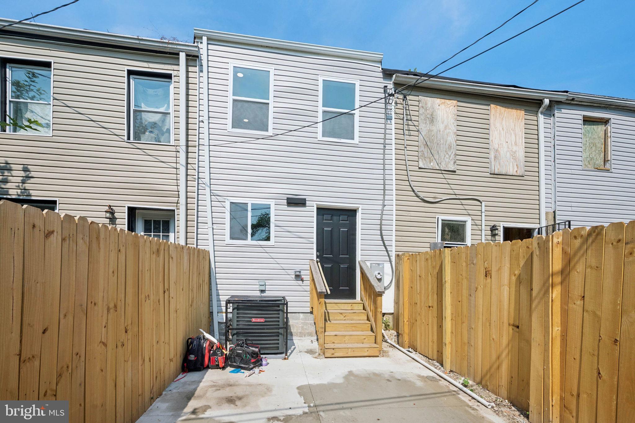 SANDTOWN-WINCHESTER - Residential