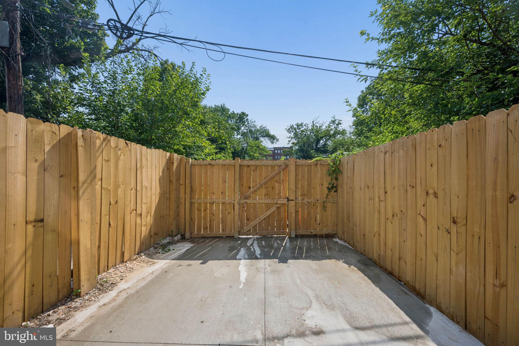 SANDTOWN-WINCHESTER - Residential