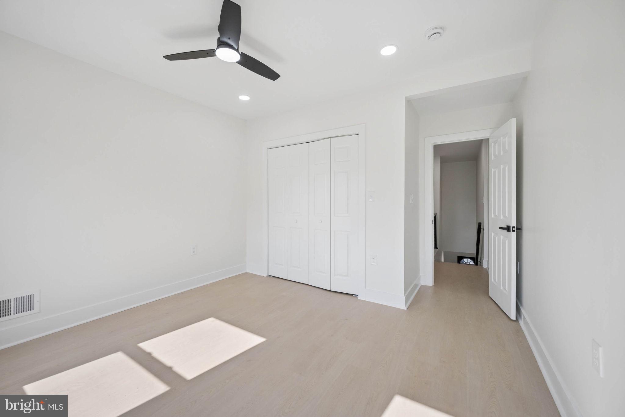 SANDTOWN-WINCHESTER - Residential