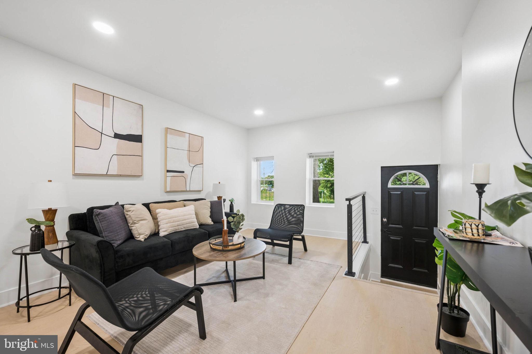 SANDTOWN-WINCHESTER - Residential