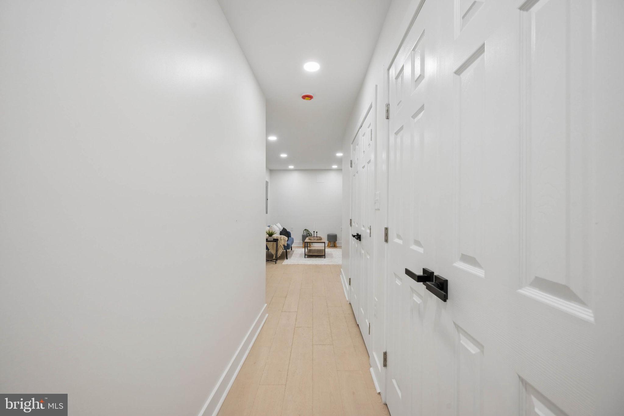 SANDTOWN-WINCHESTER - Residential