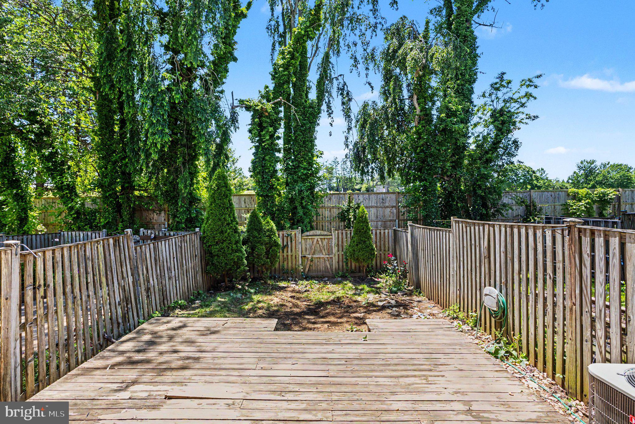 OLD FIELDS - Residential