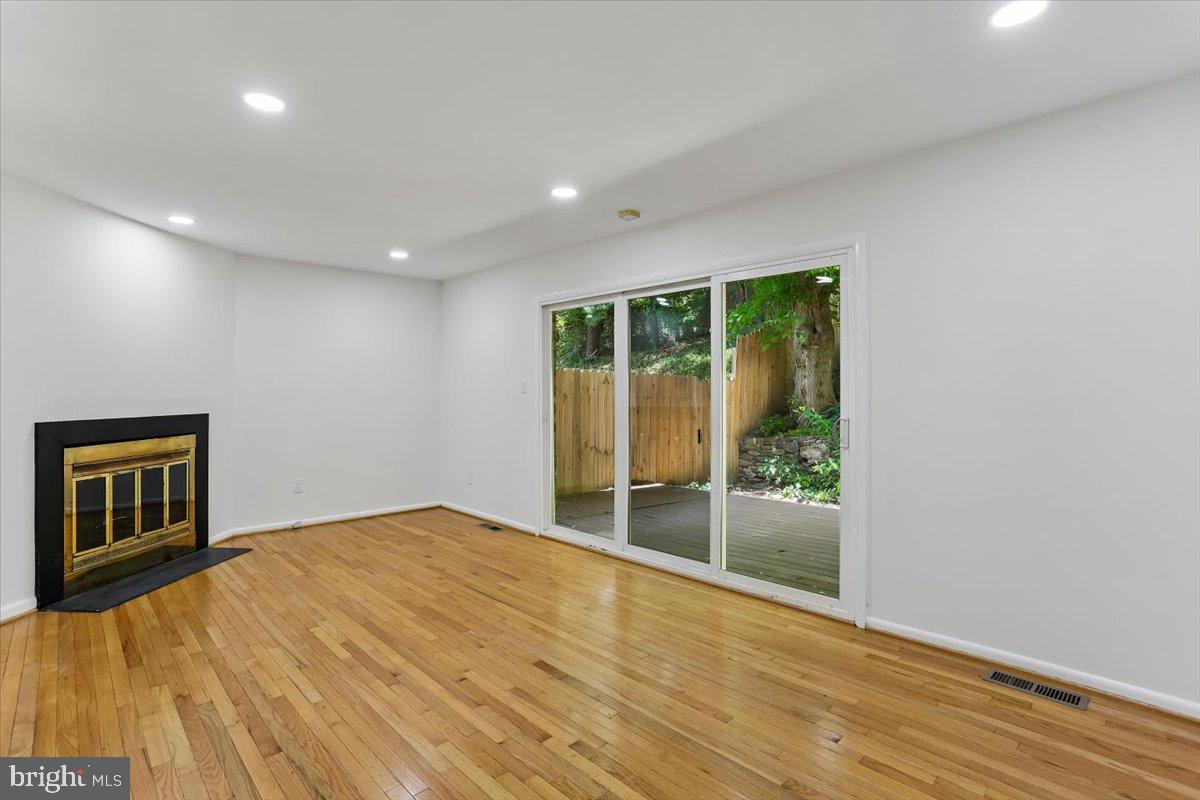 WATKINS GLEN - Residential