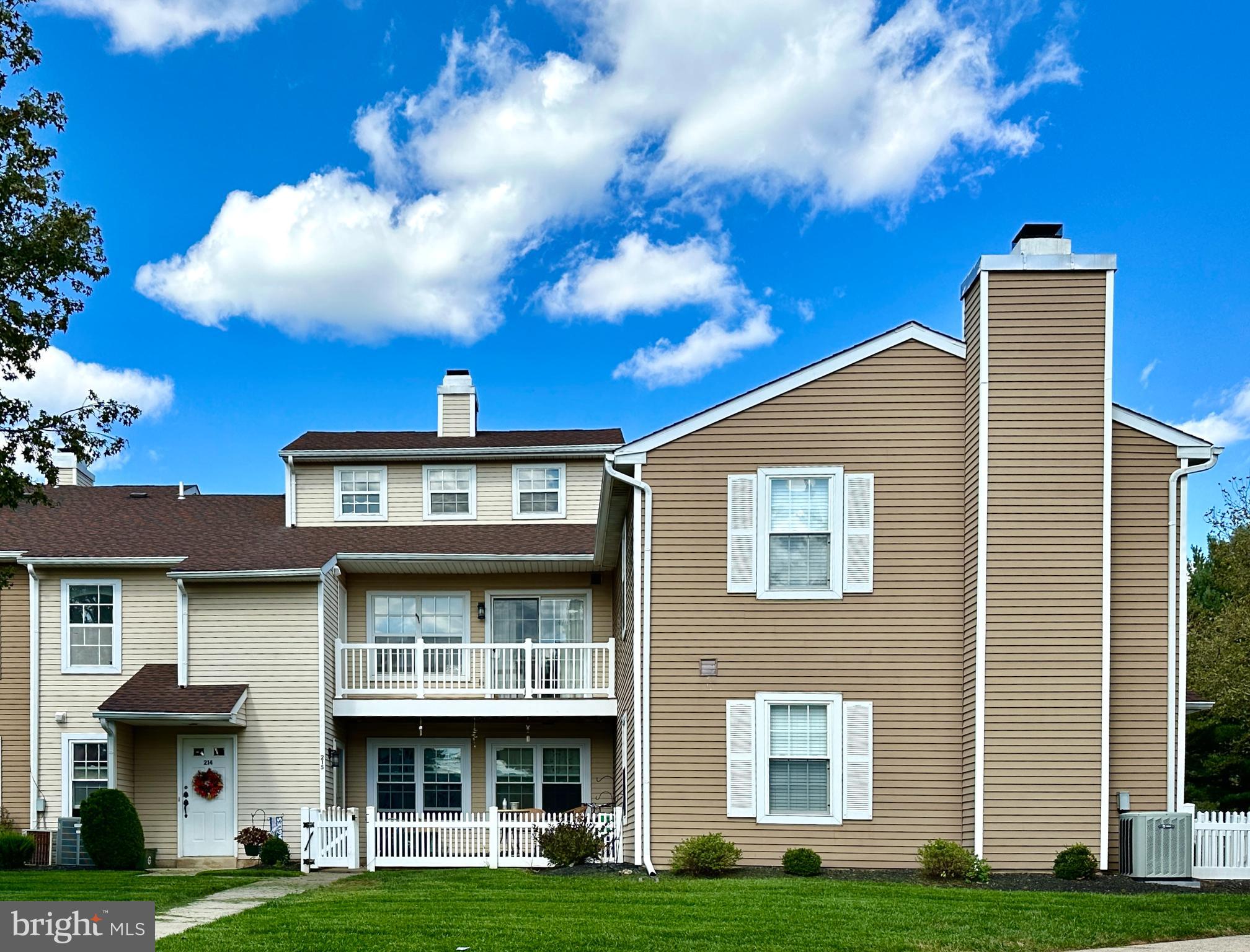 CAROUSEL POINTE - Residential