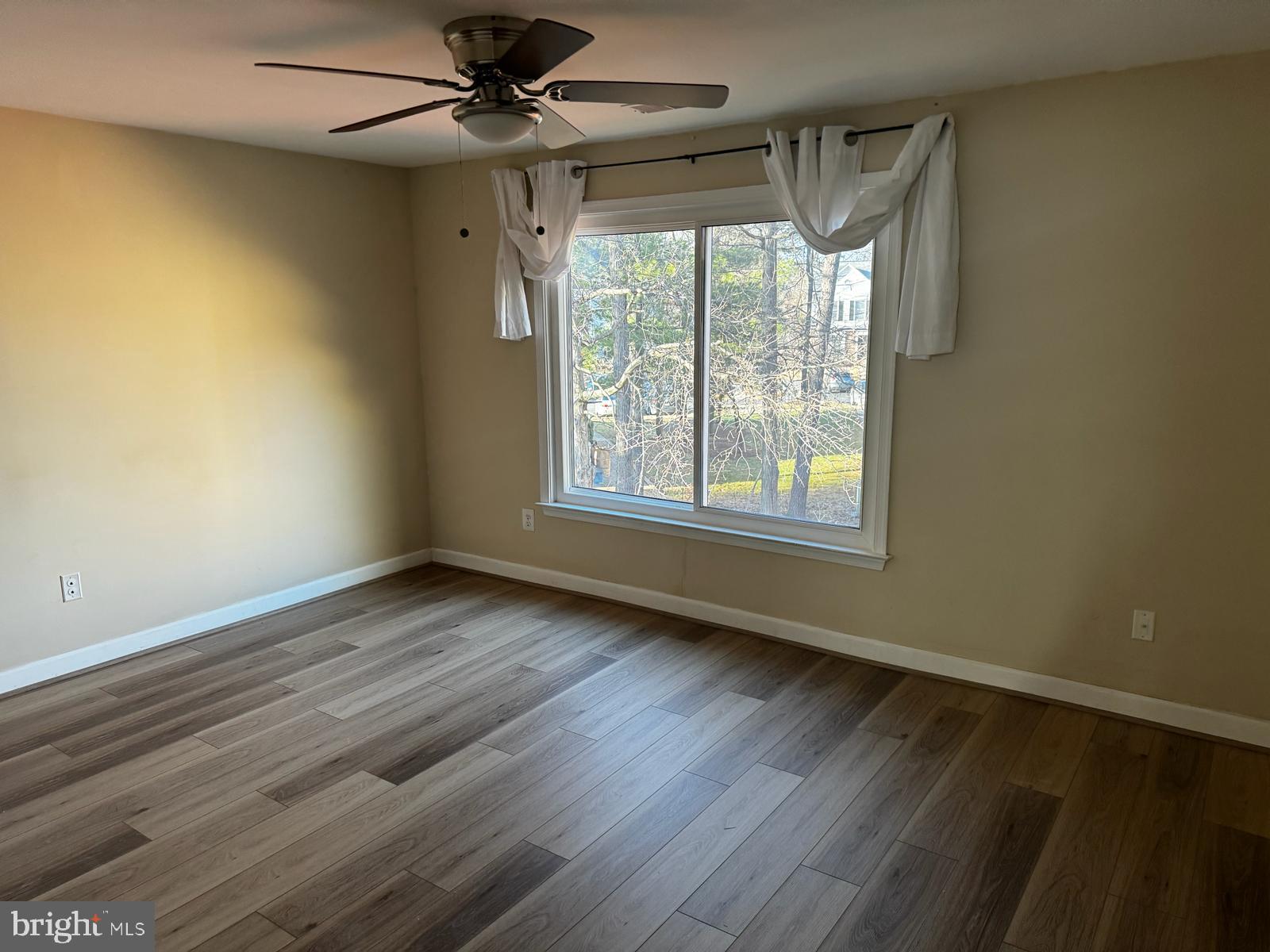 ASHBURN FARM - Residential Lease