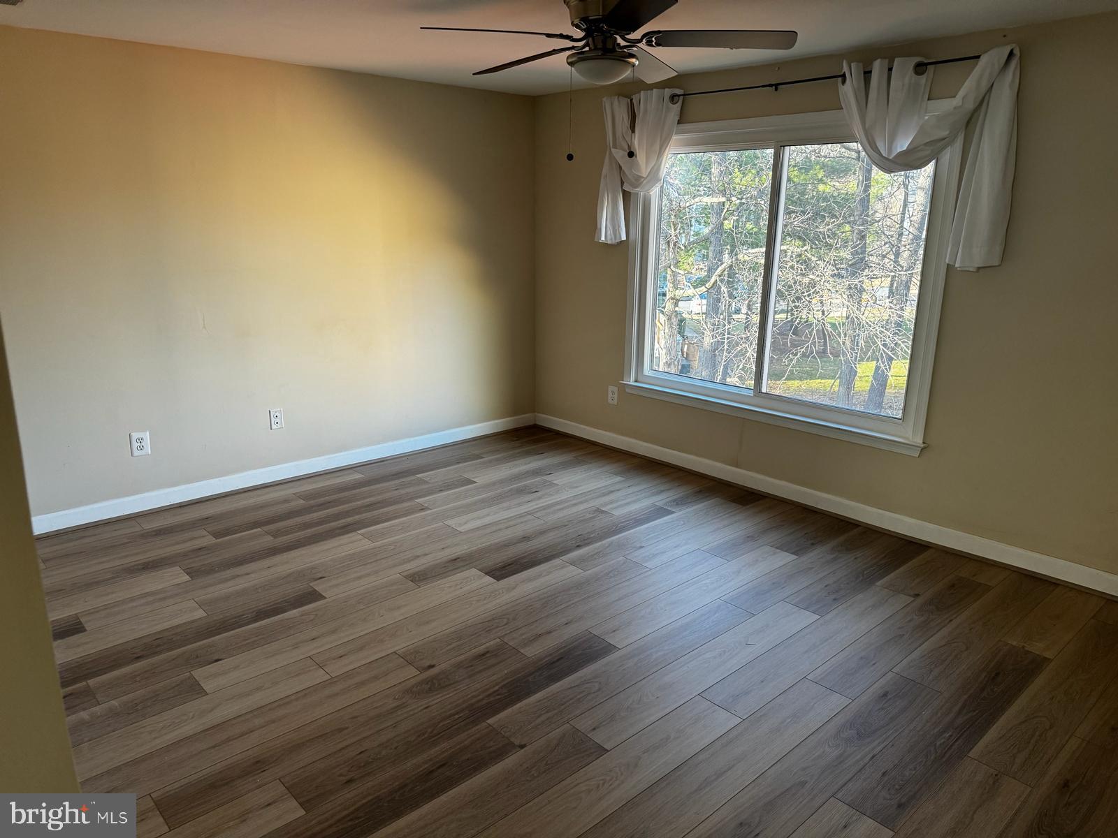 ASHBURN FARM - Residential Lease