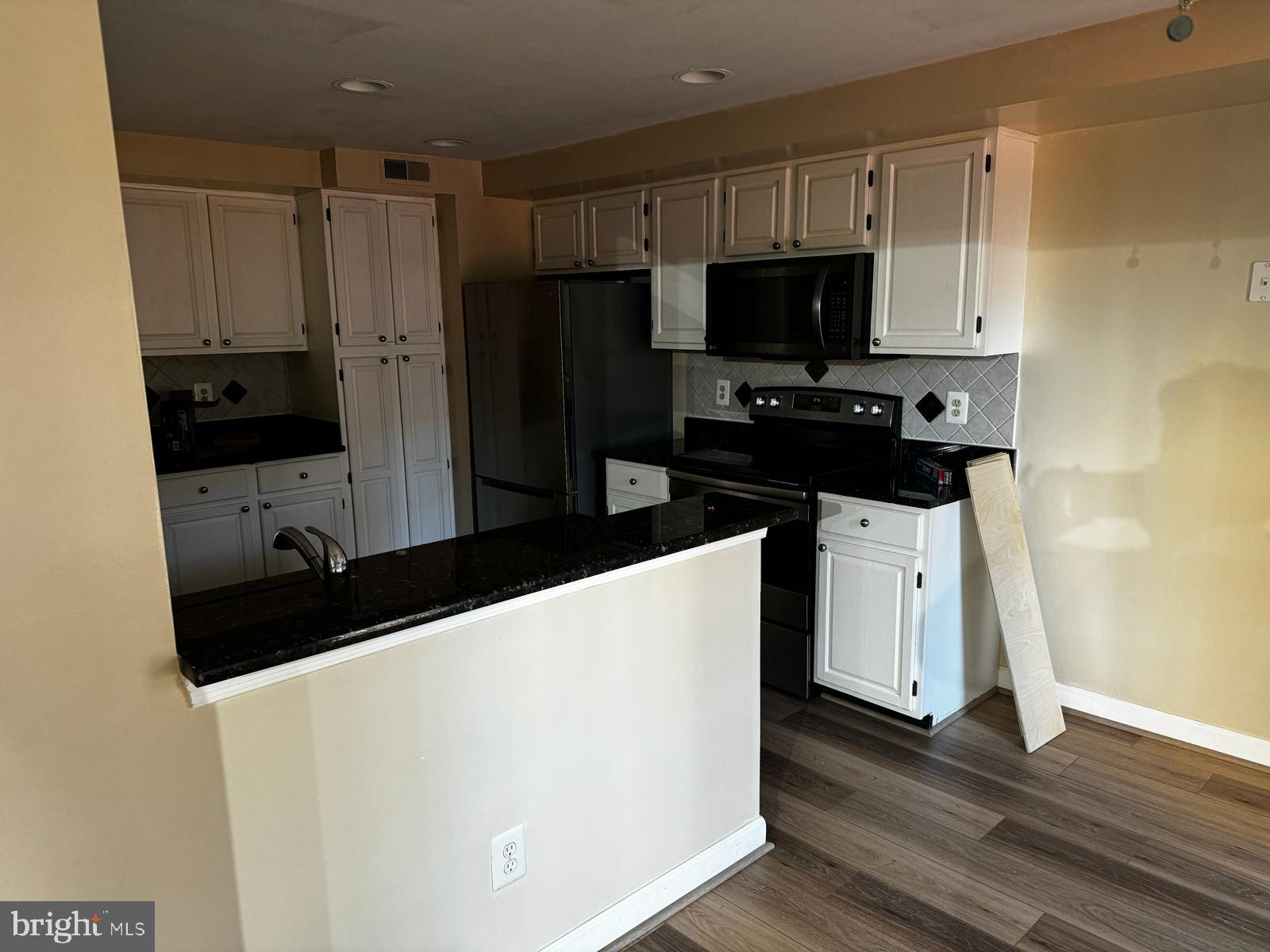 ASHBURN FARM - Residential Lease