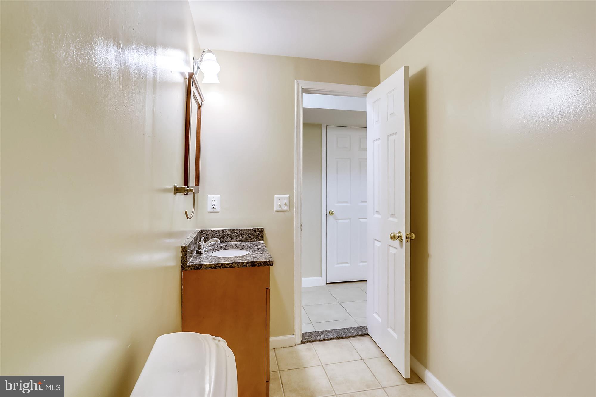 ASHBURN FARM - Residential Lease