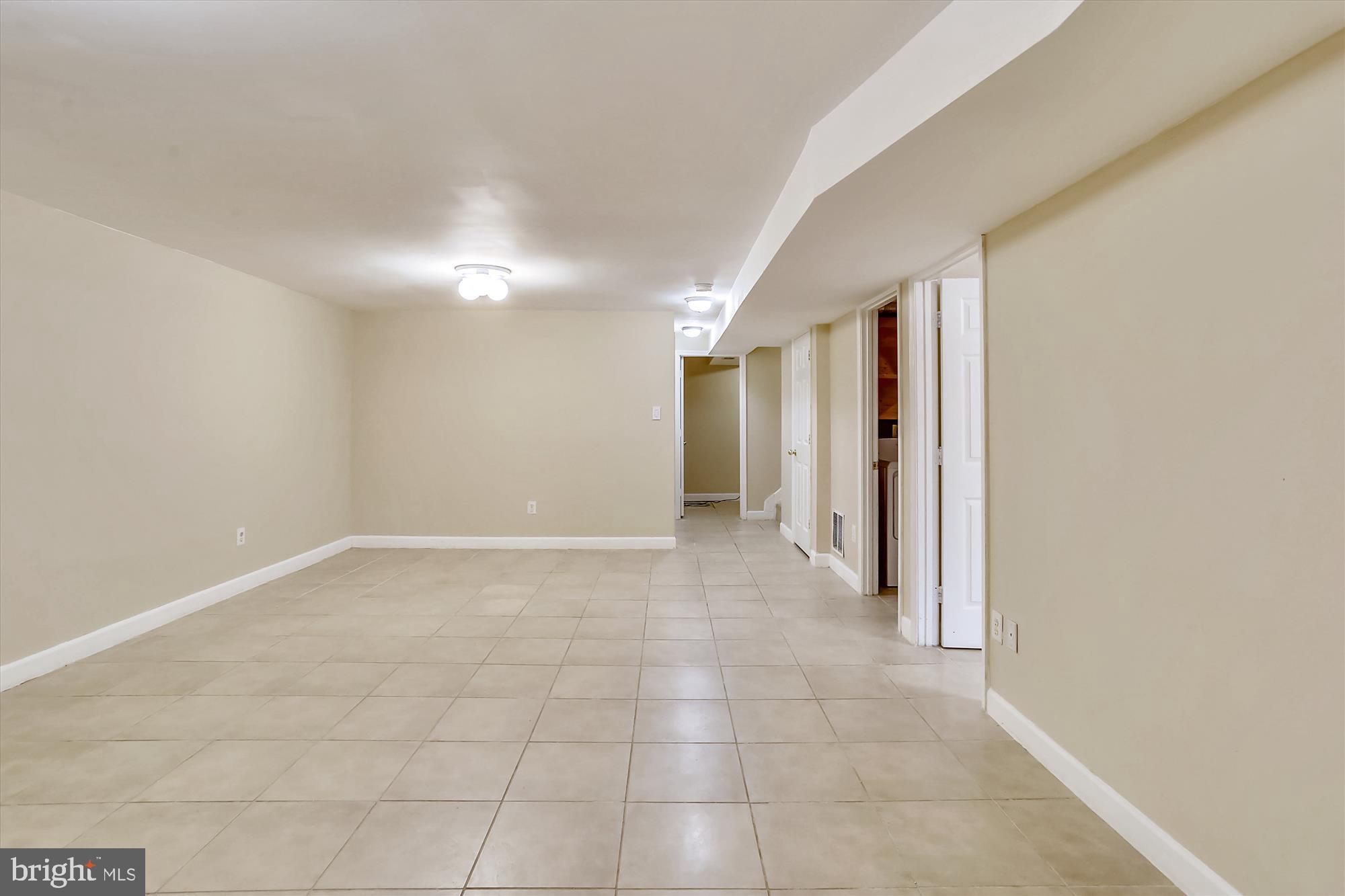 ASHBURN FARM - Residential Lease