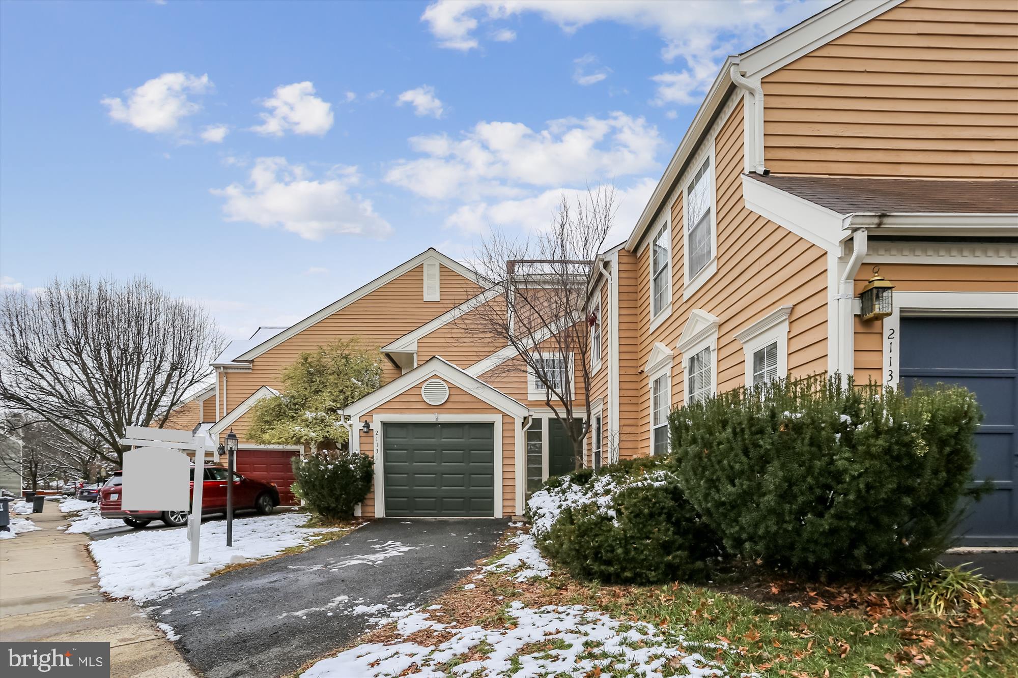 ASHBURN FARM - Residential Lease