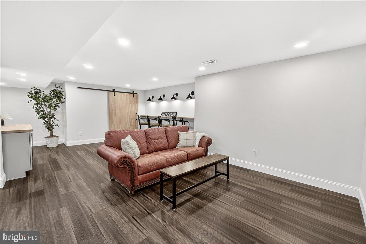 ROYAL OAKS - Residential