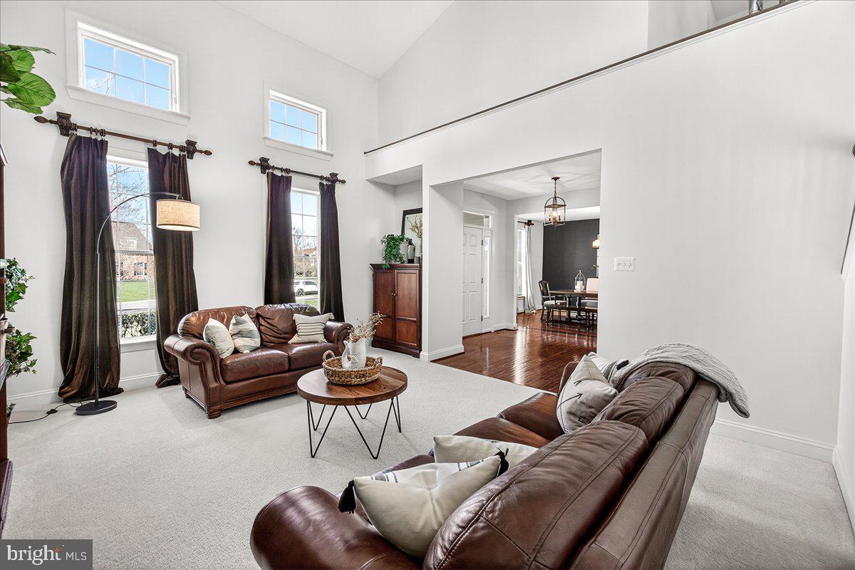 ROYAL OAKS - Residential