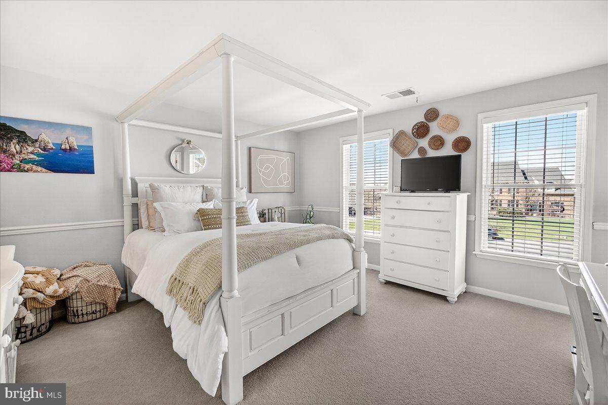 ROYAL OAKS - Residential