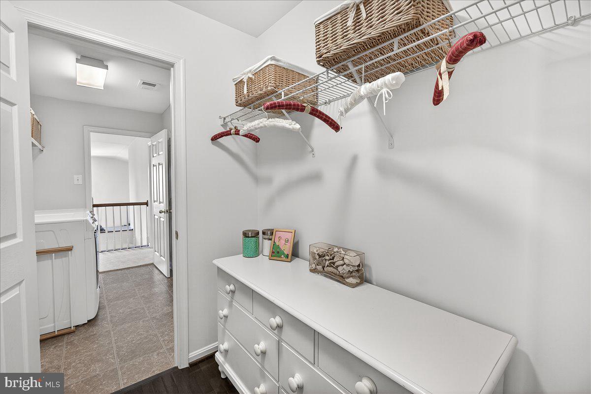 ROYAL OAKS - Residential