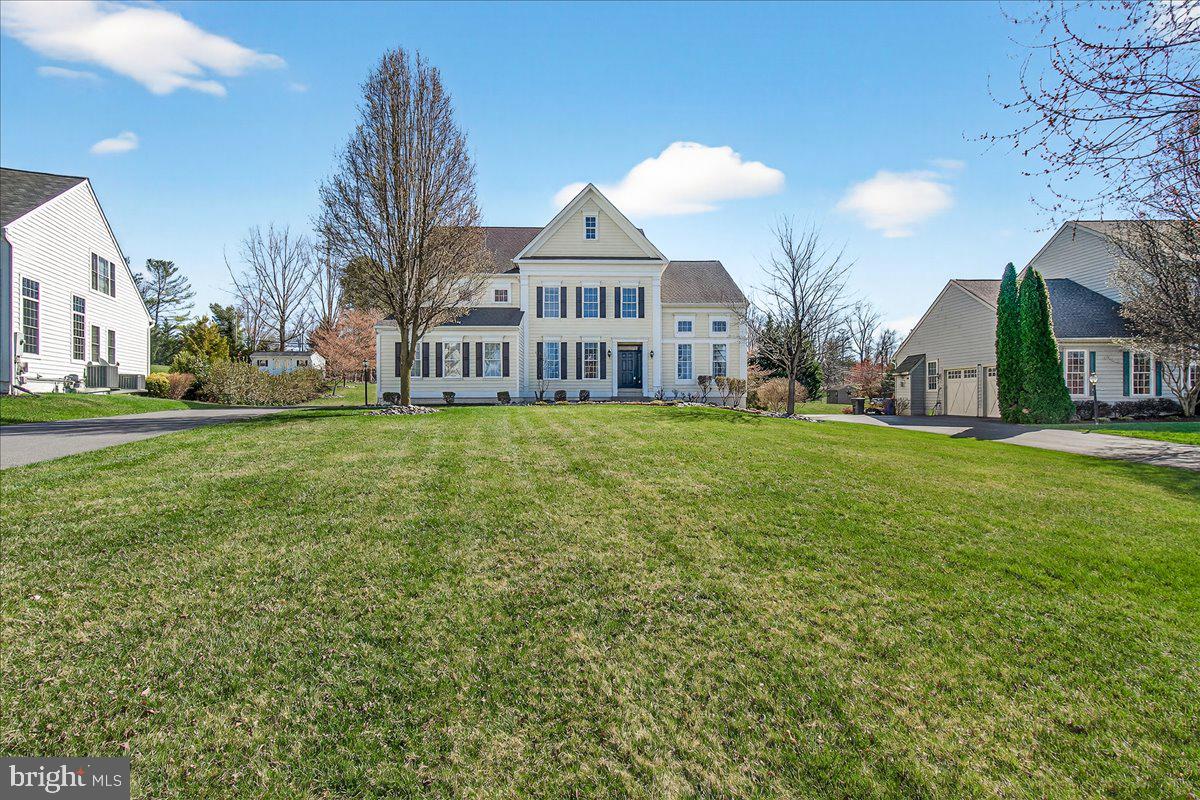 ROYAL OAKS - Residential