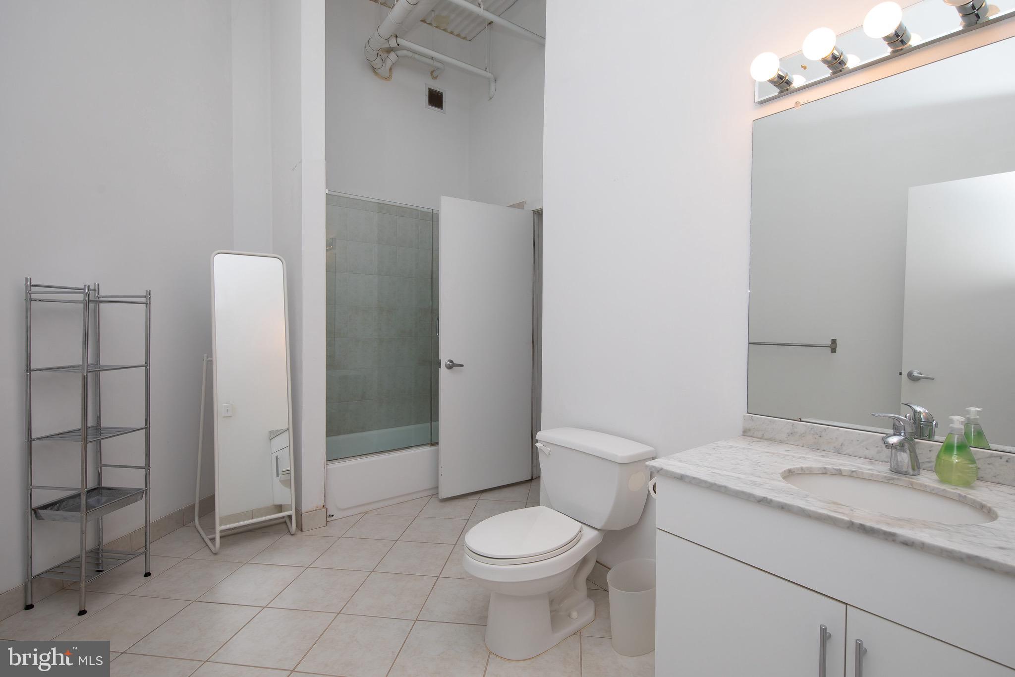 LOGAN SQUARE - Residential Lease