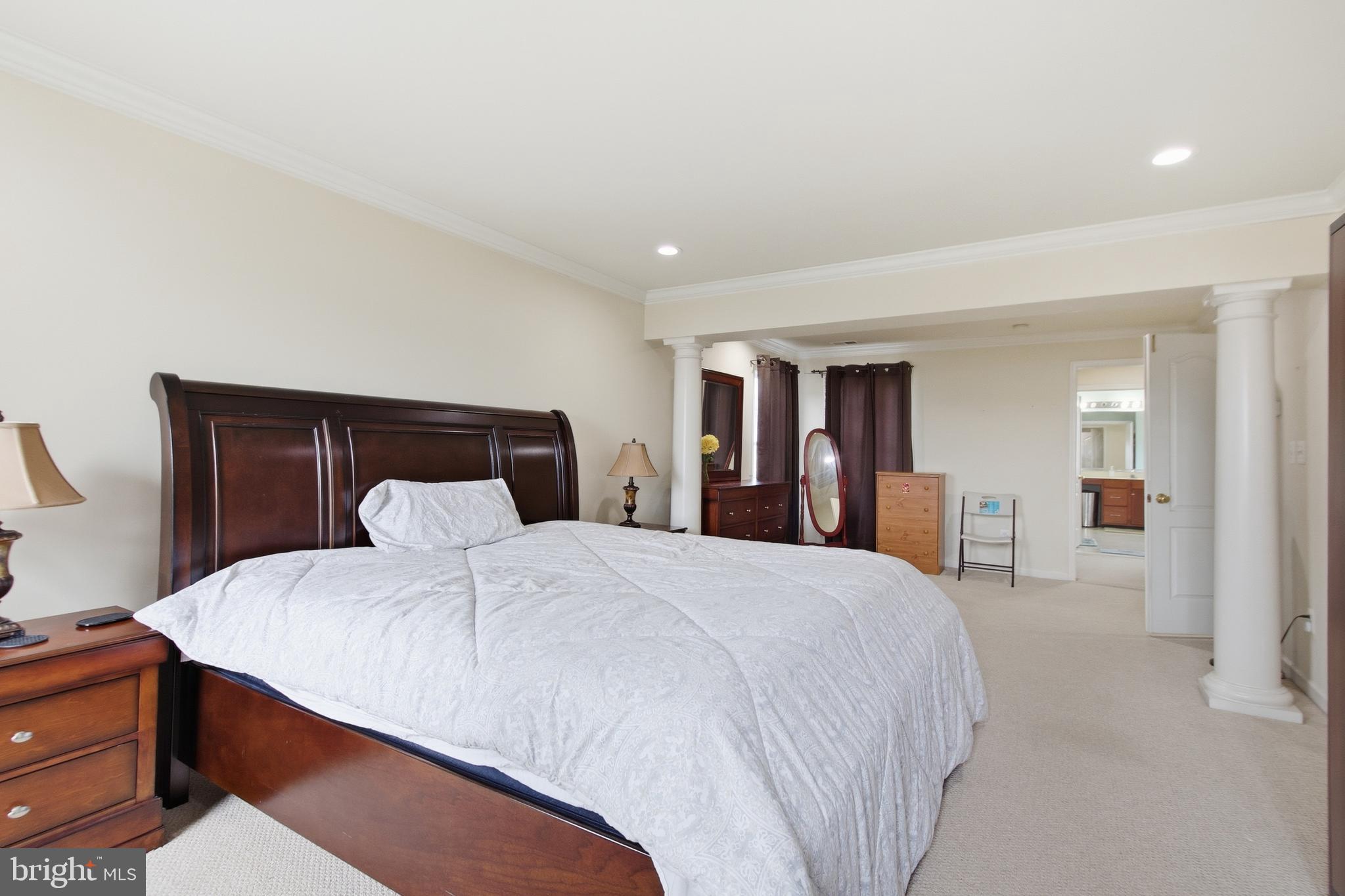LOUDOUN VALLEY ESTATES - Residential