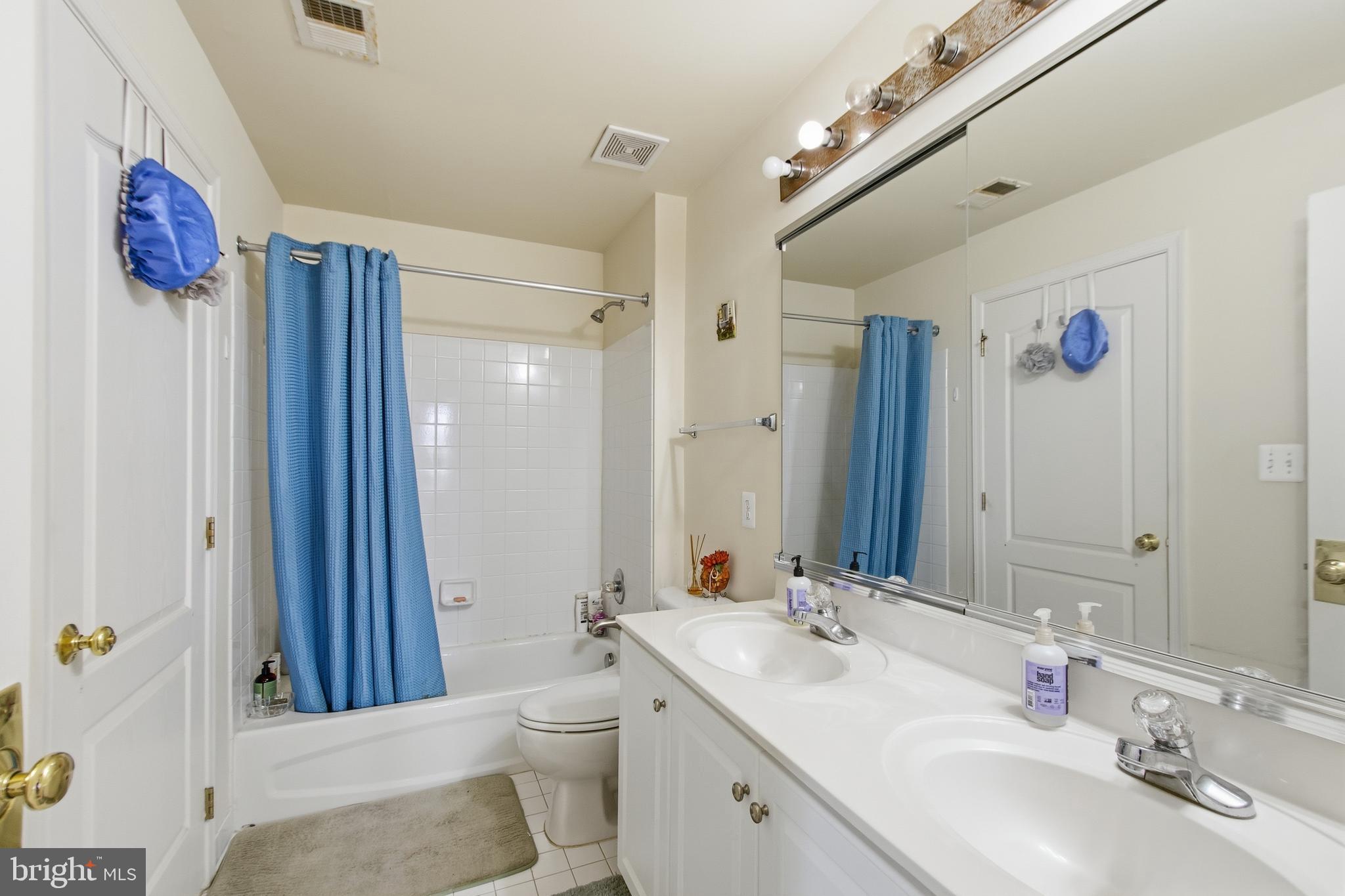 LOUDOUN VALLEY ESTATES - Residential