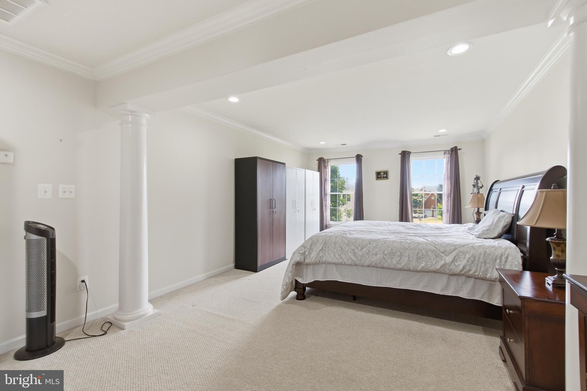 LOUDOUN VALLEY ESTATES - Residential
