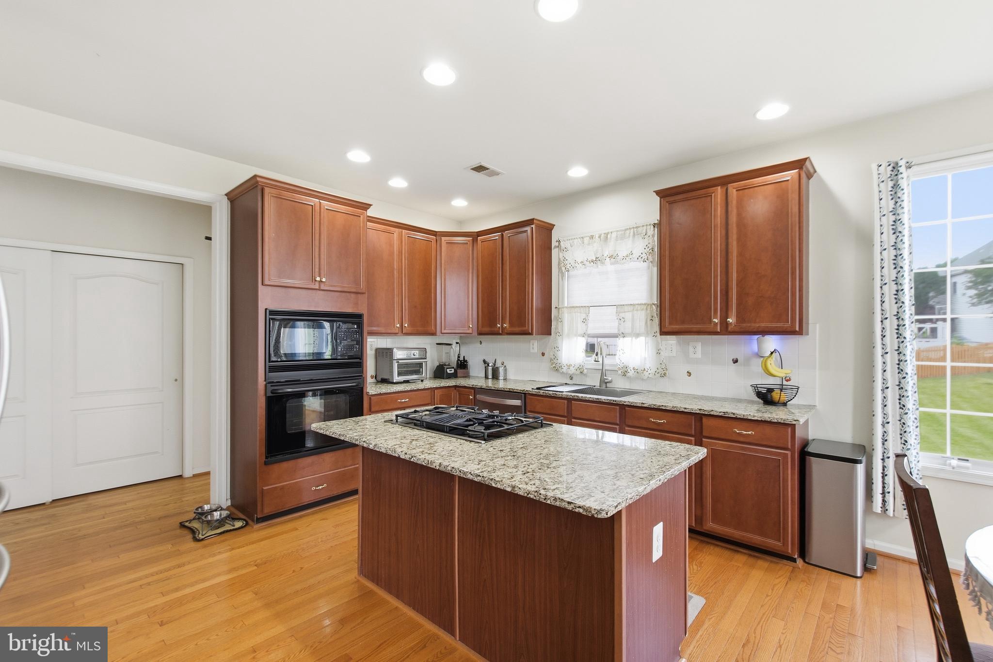 LOUDOUN VALLEY ESTATES - Residential
