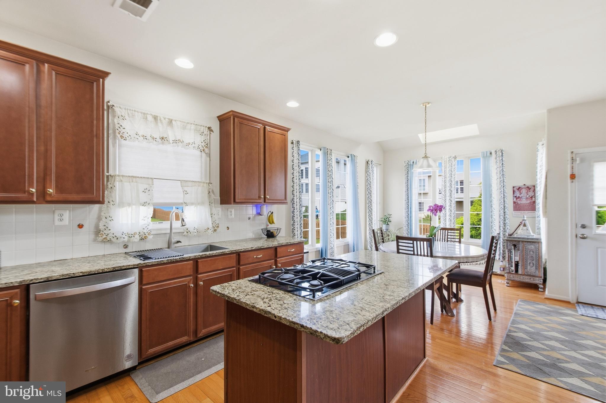 LOUDOUN VALLEY ESTATES - Residential