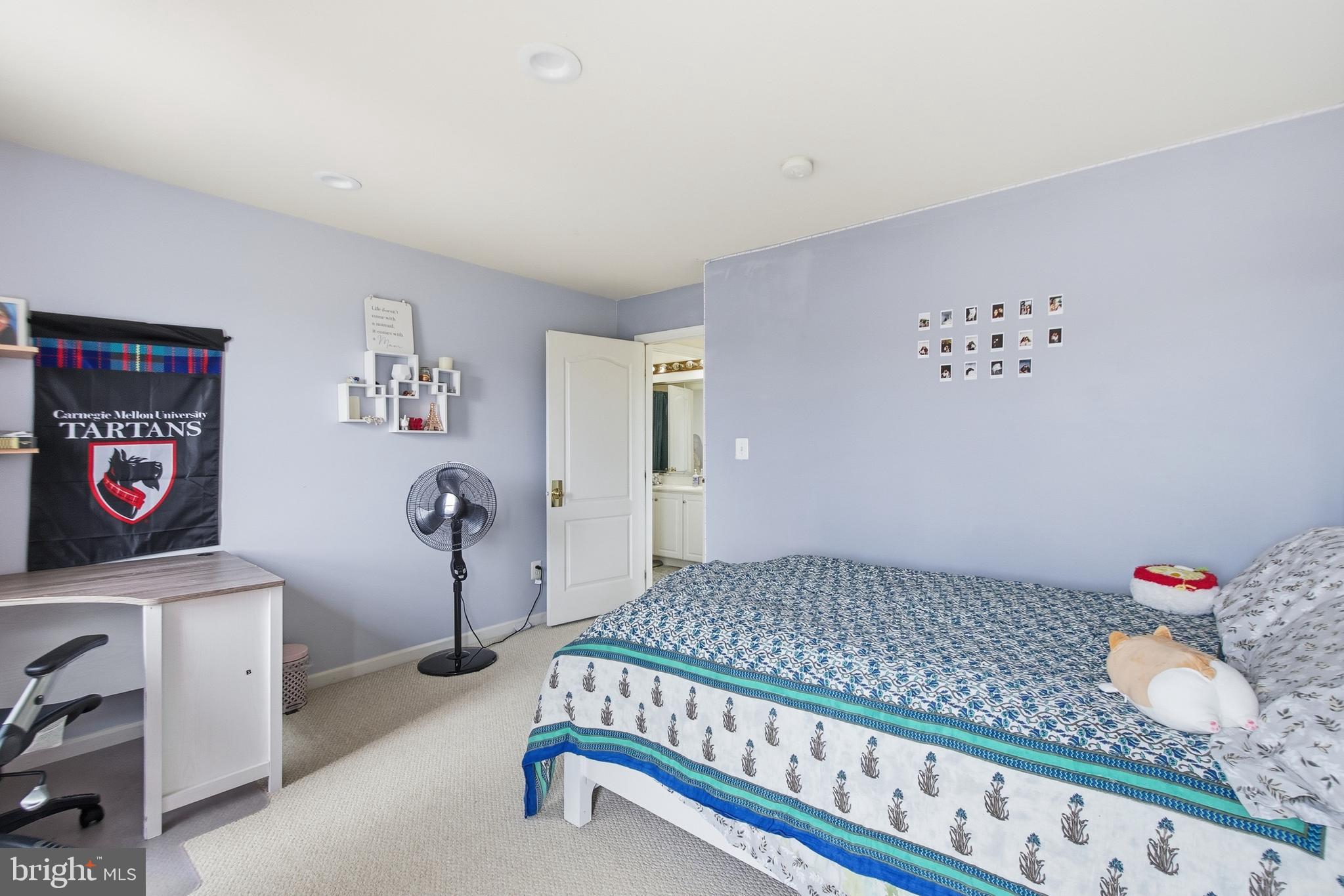 LOUDOUN VALLEY ESTATES - Residential