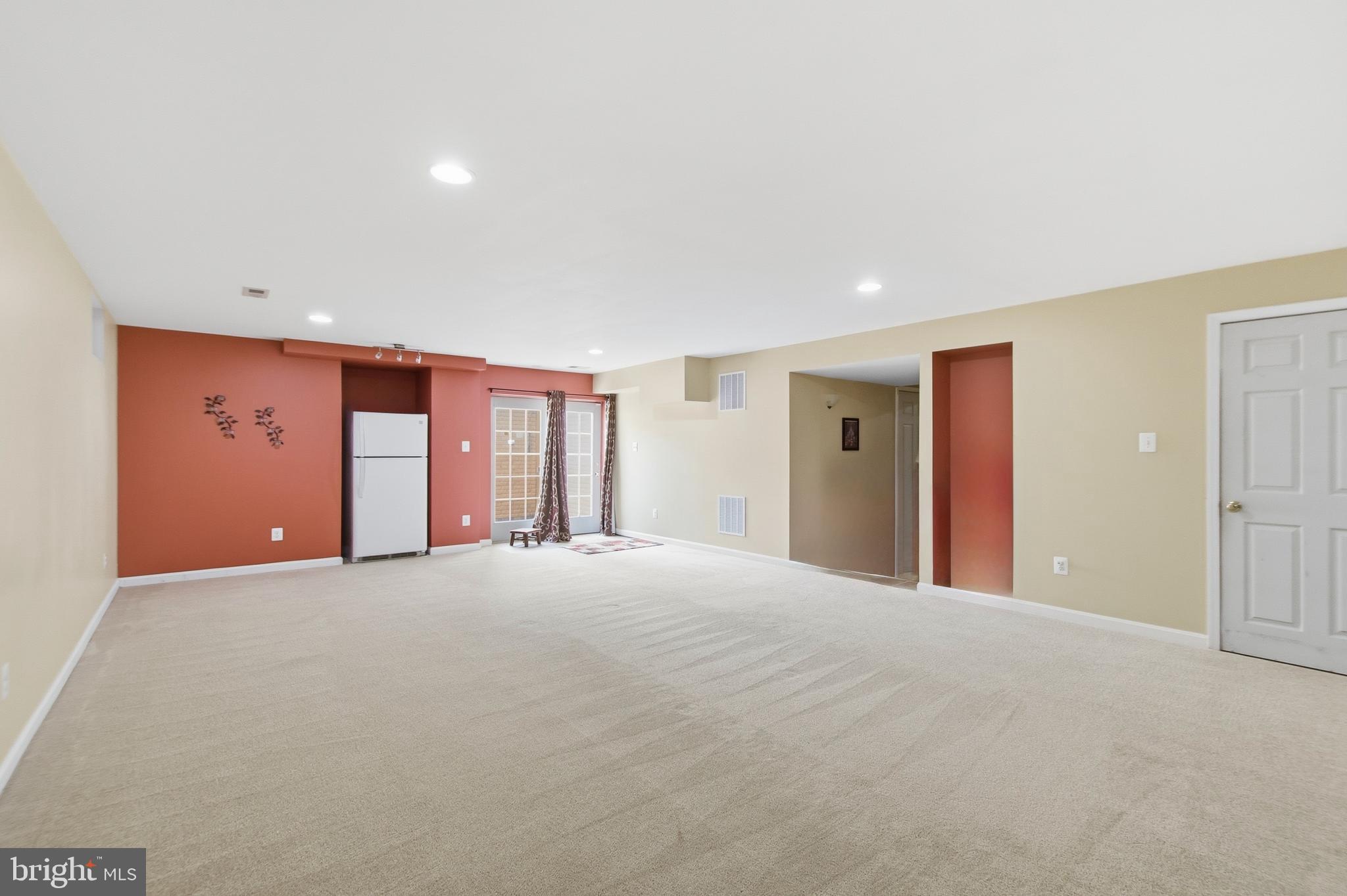 LOUDOUN VALLEY ESTATES - Residential