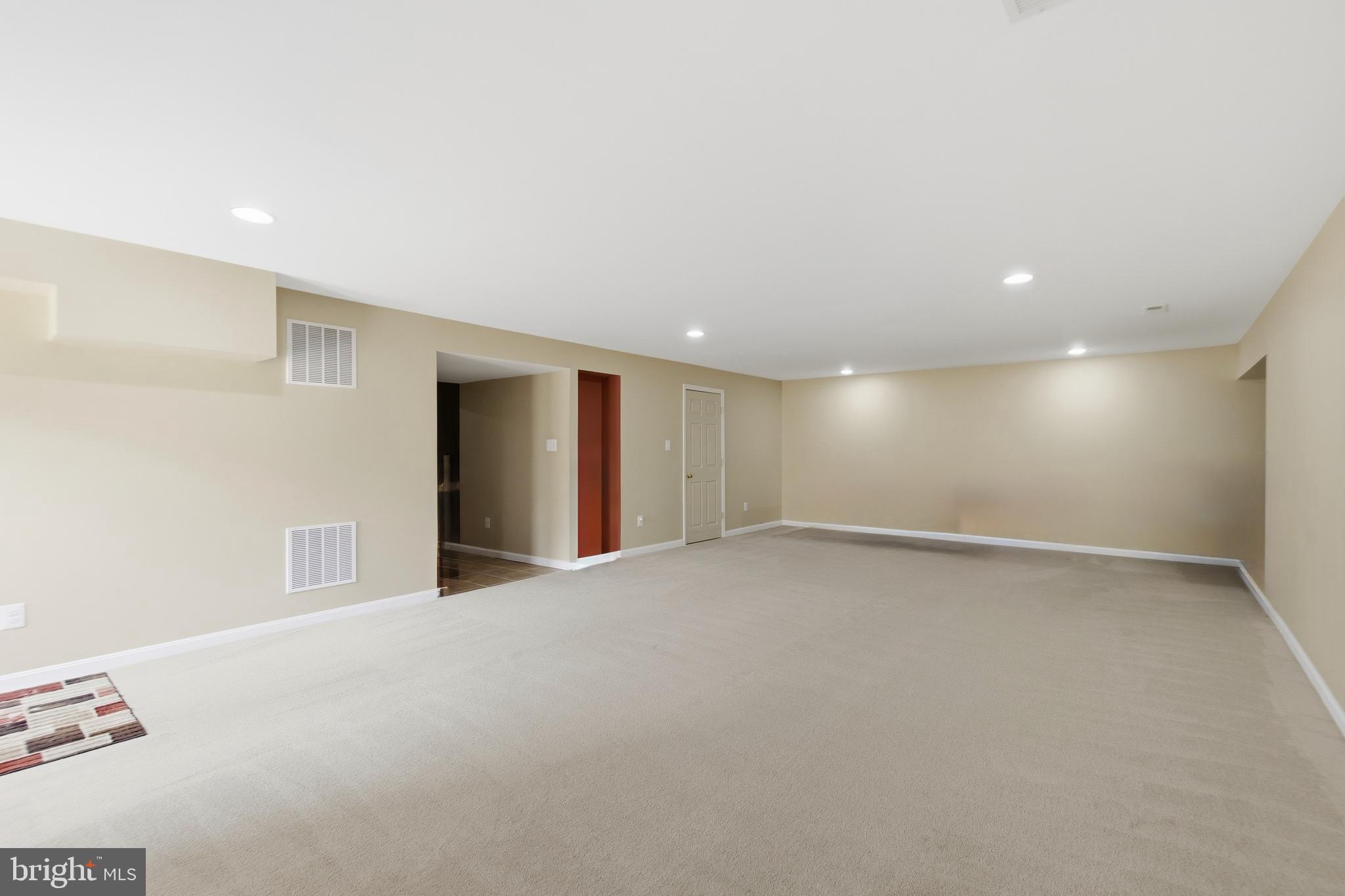 LOUDOUN VALLEY ESTATES - Residential