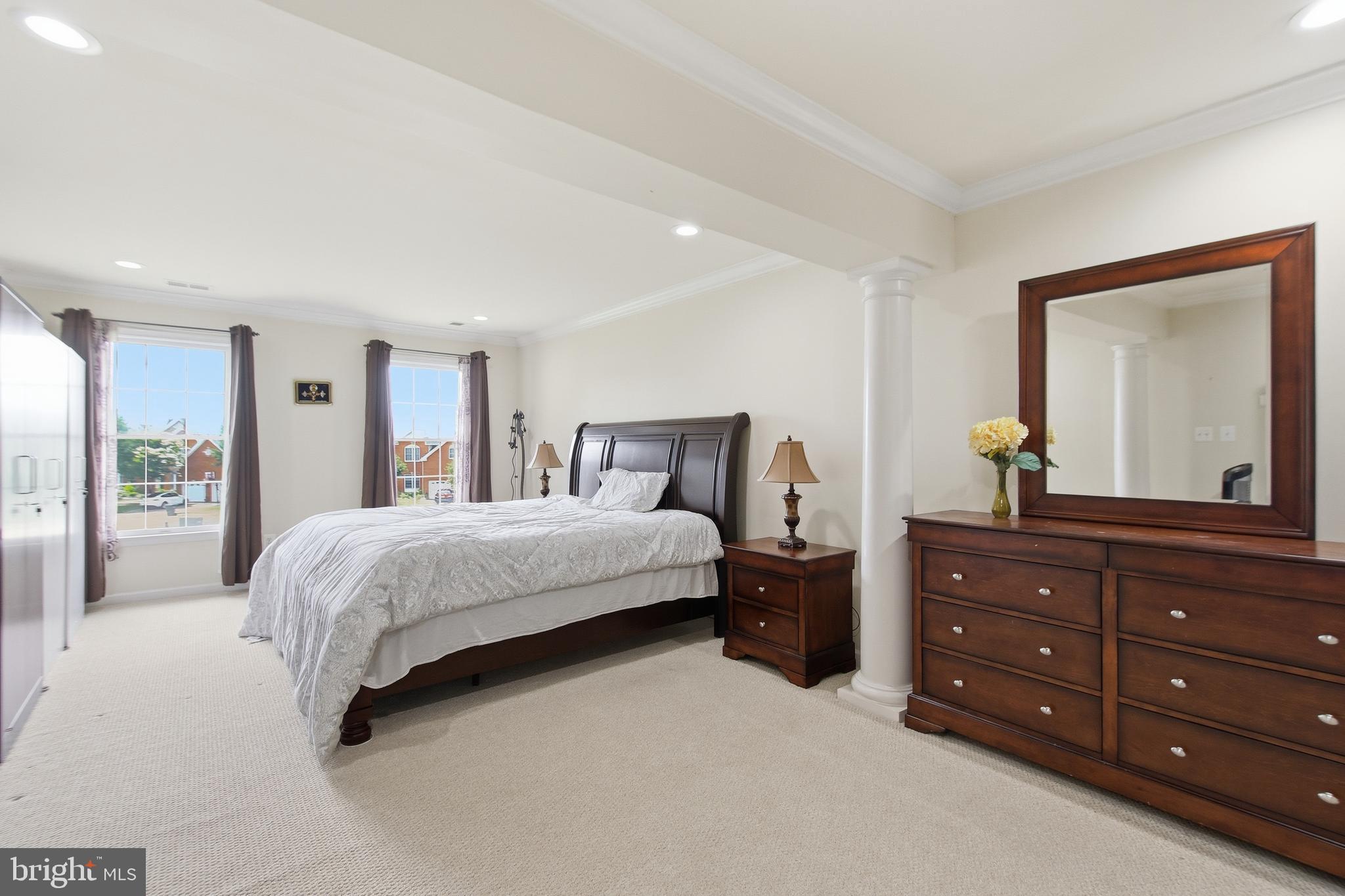 LOUDOUN VALLEY ESTATES - Residential