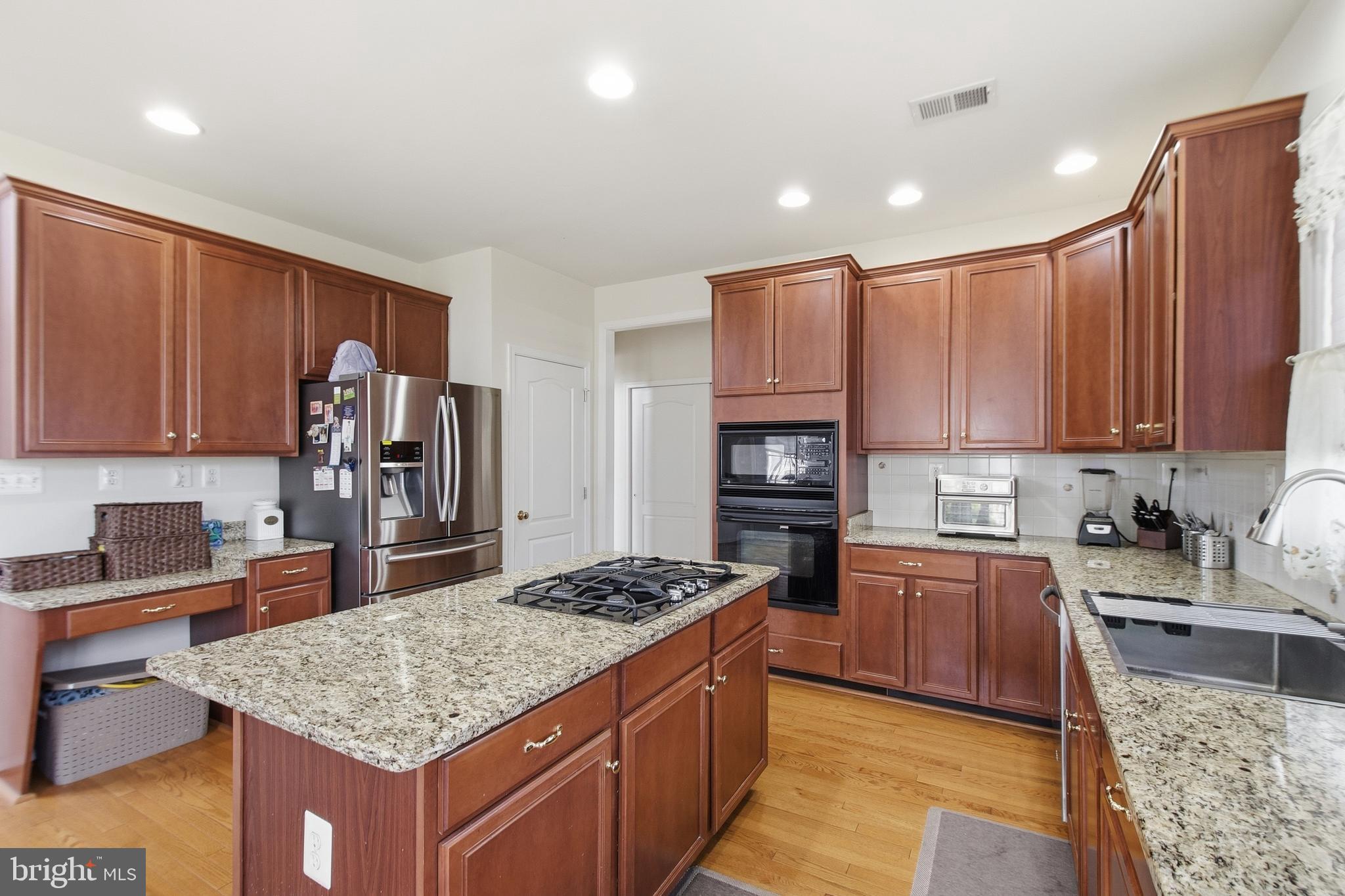 LOUDOUN VALLEY ESTATES - Residential