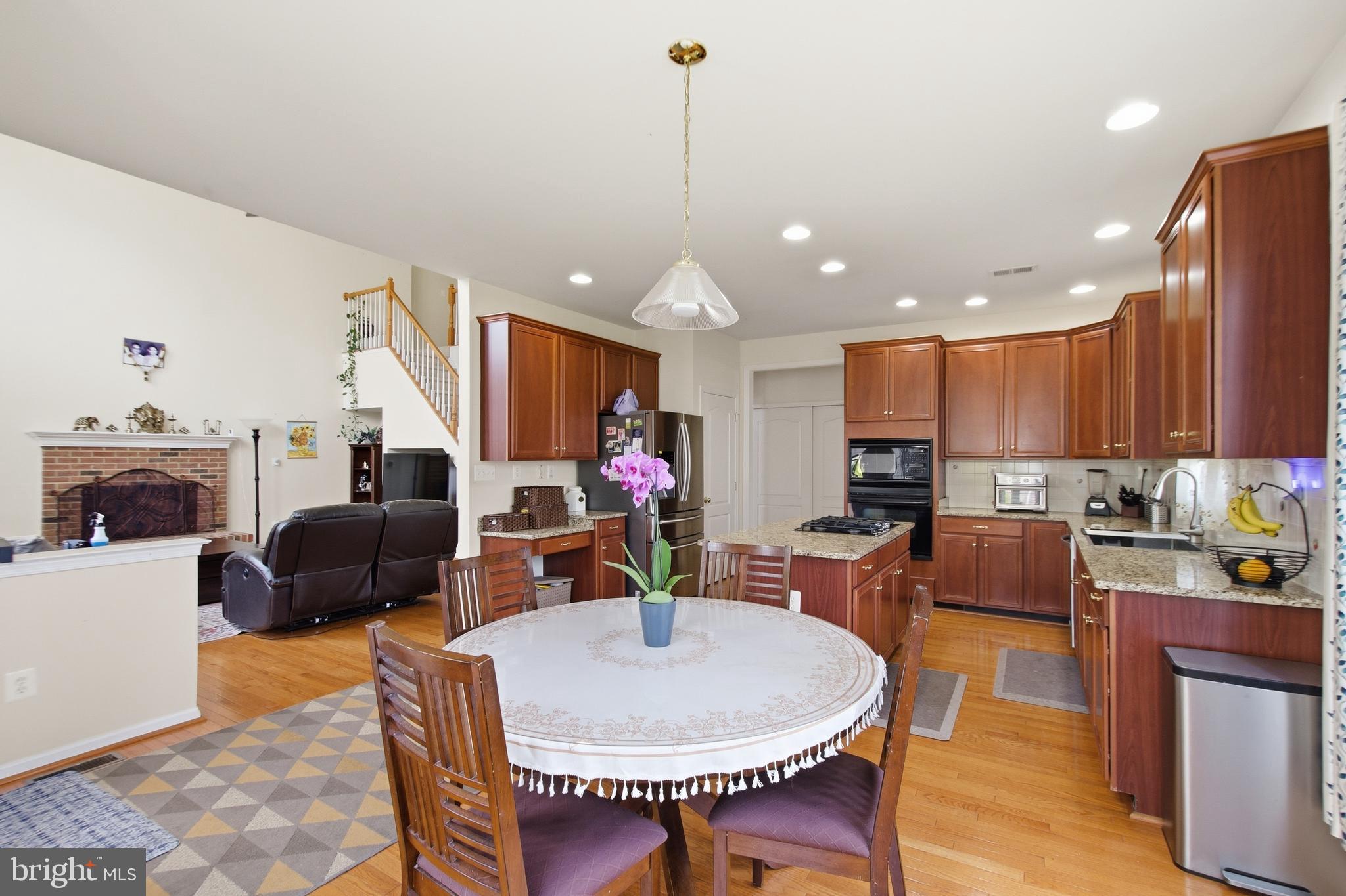 LOUDOUN VALLEY ESTATES - Residential