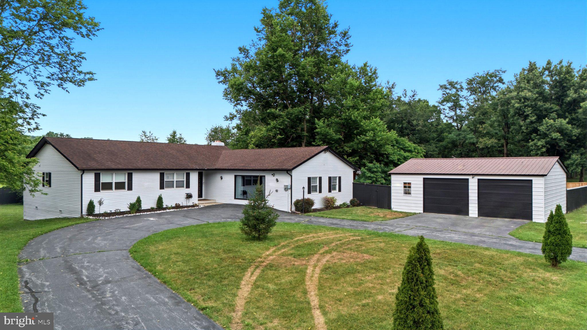 GOLDEN MEADOWS - Residential