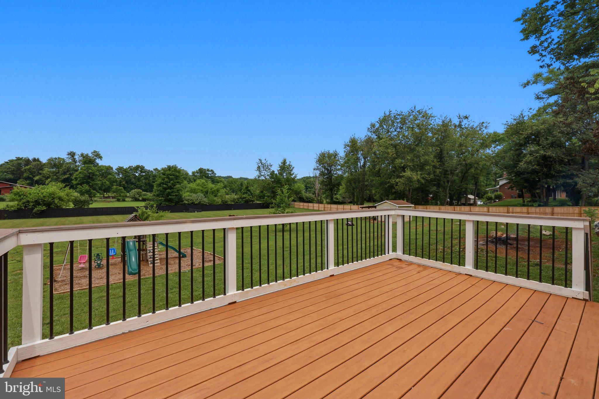 GOLDEN MEADOWS - Residential