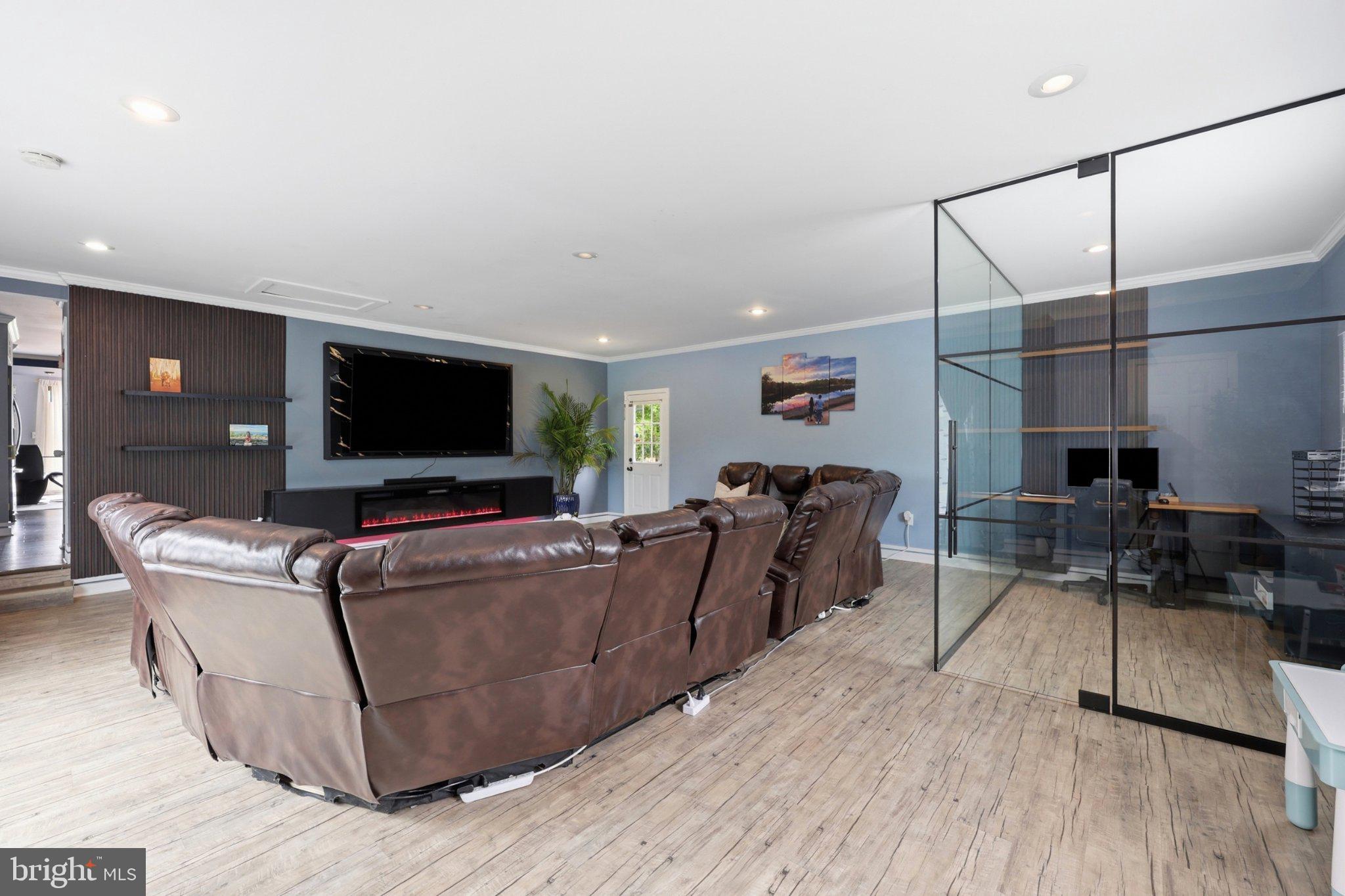 GOLDEN MEADOWS - Residential