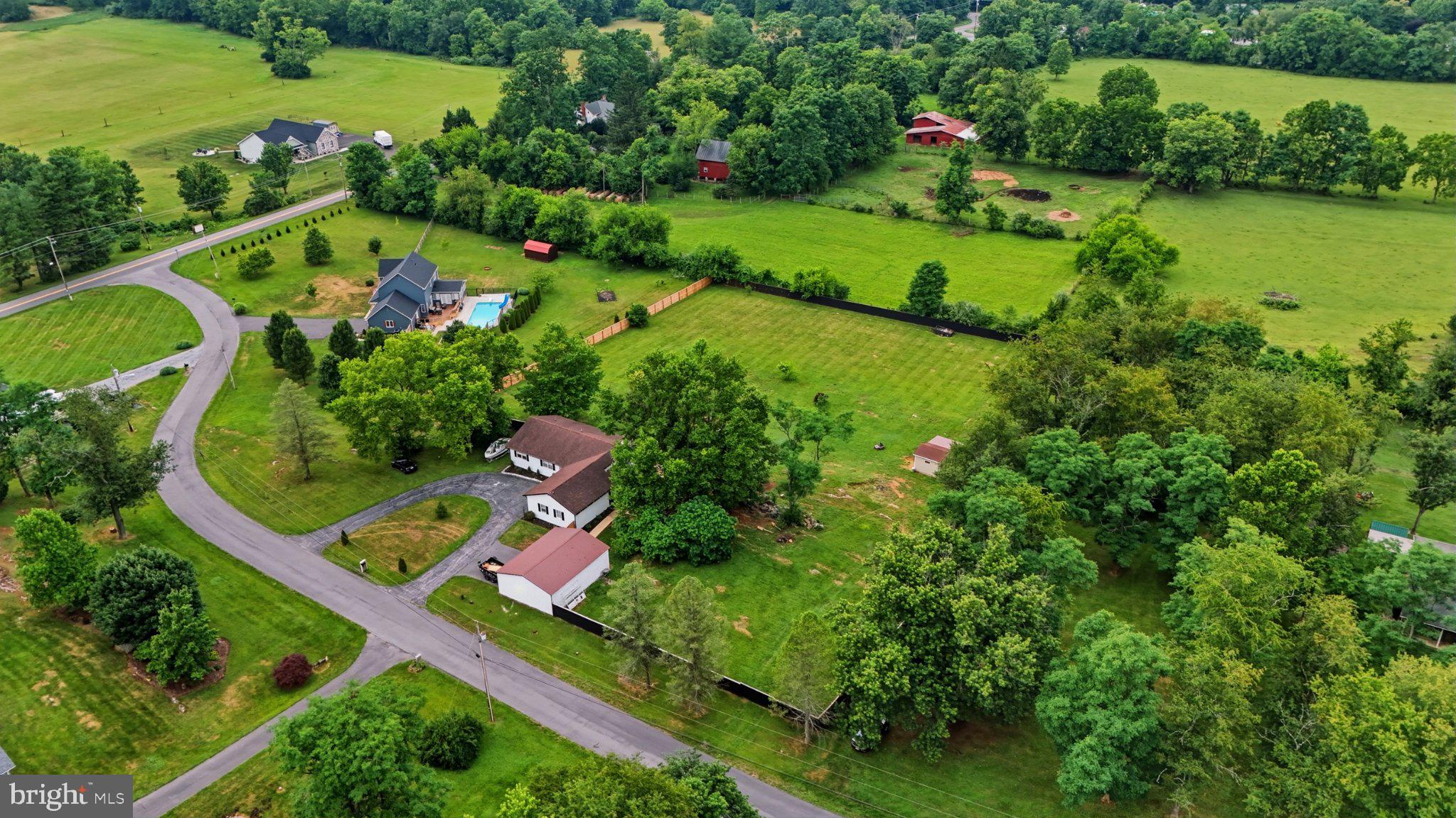 GOLDEN MEADOWS - Residential