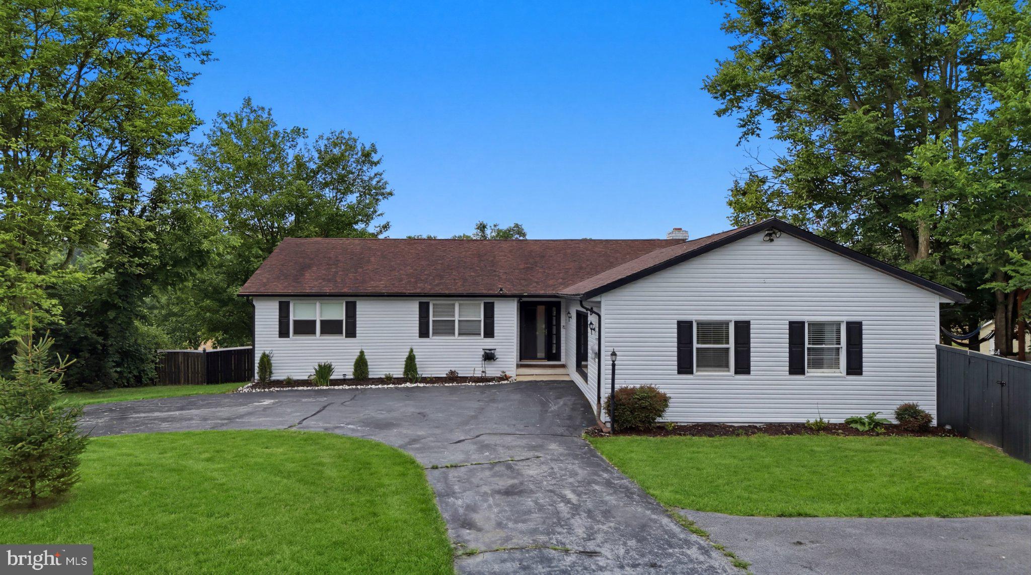 GOLDEN MEADOWS - Residential