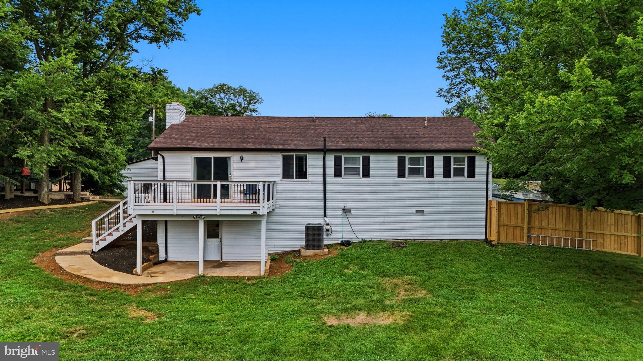 GOLDEN MEADOWS - Residential