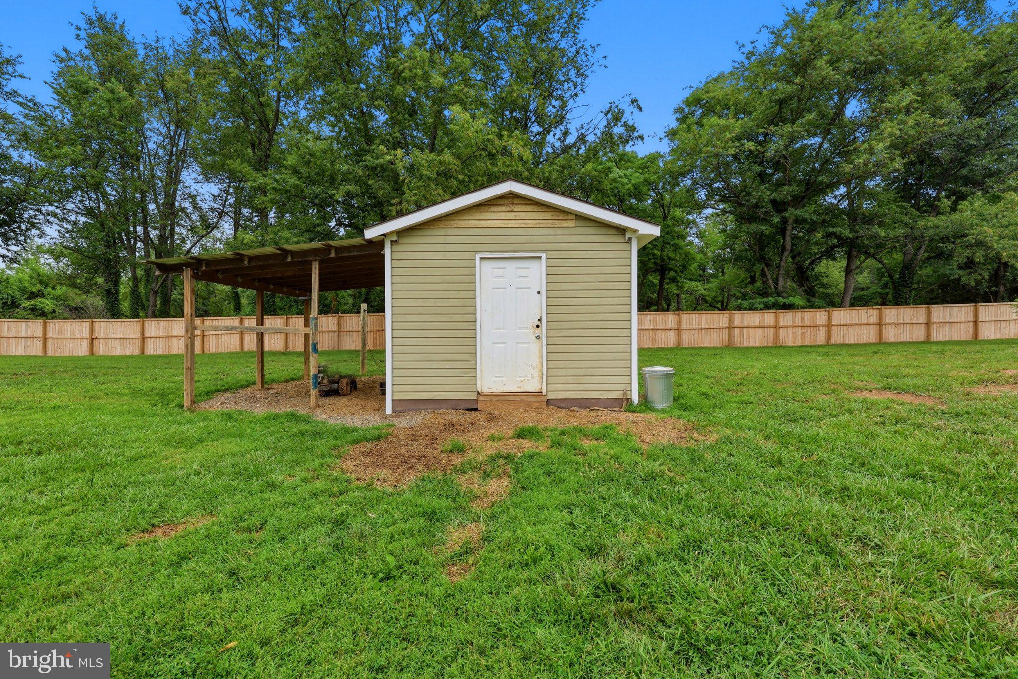 GOLDEN MEADOWS - Residential
