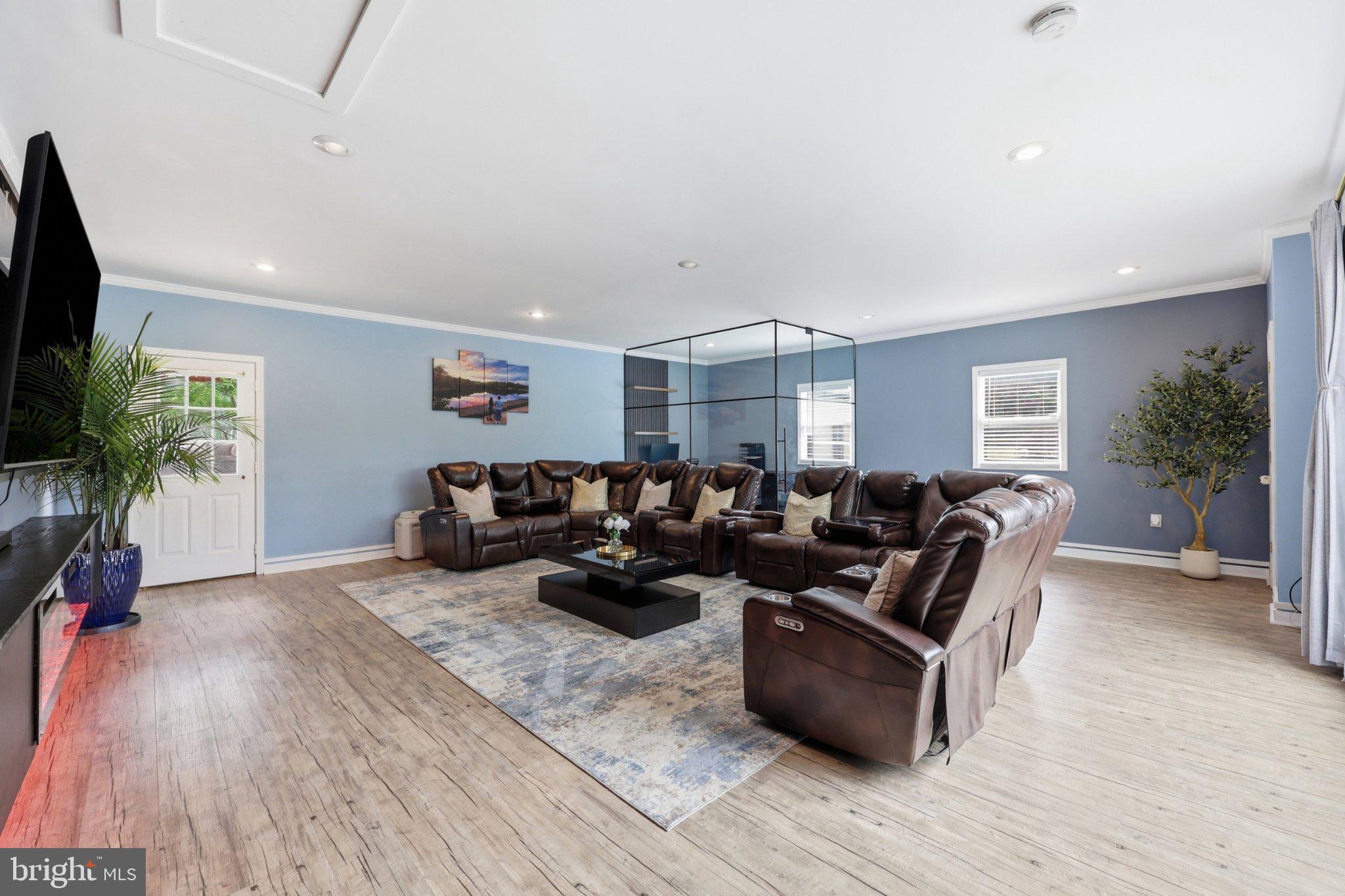 GOLDEN MEADOWS - Residential