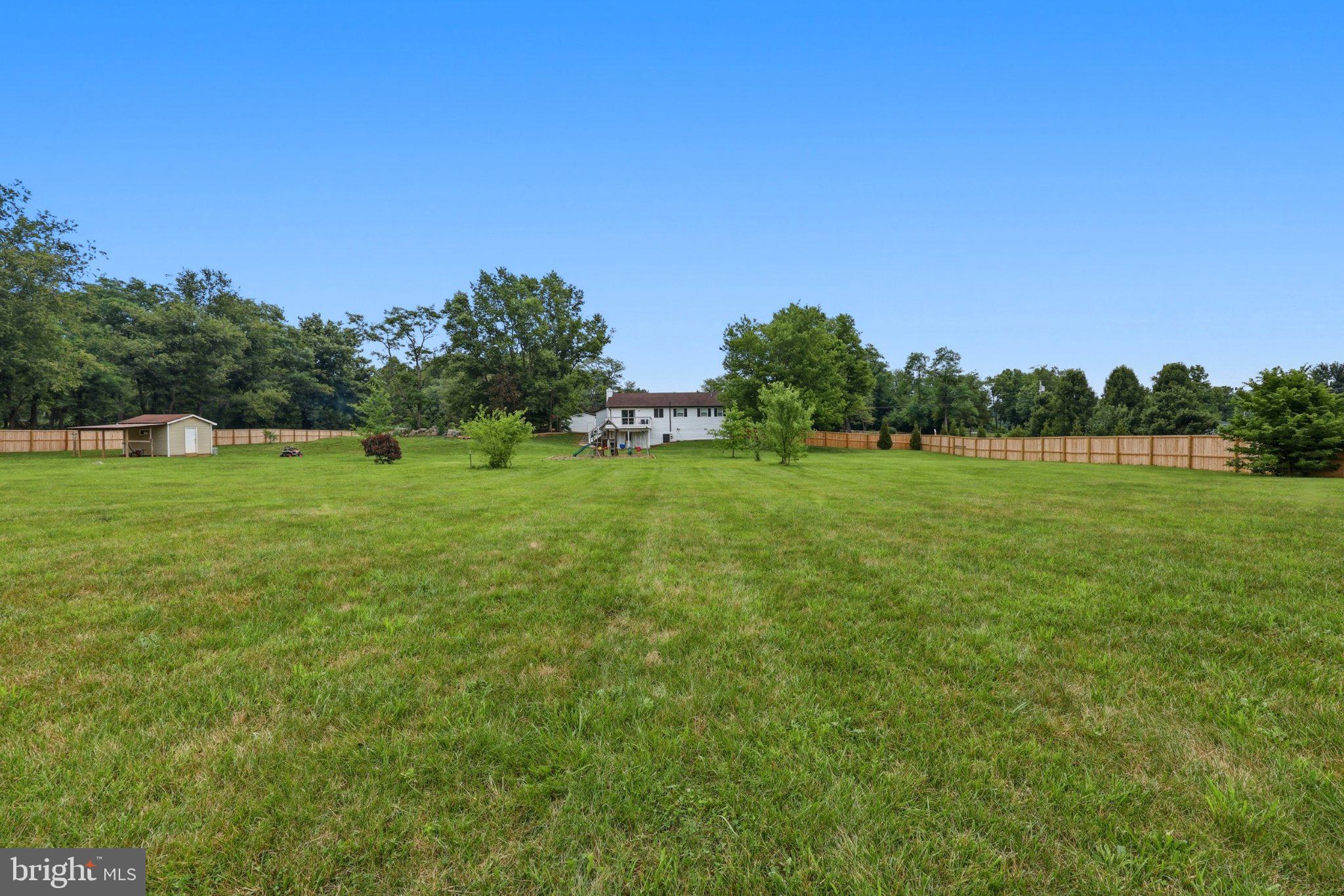 GOLDEN MEADOWS - Residential