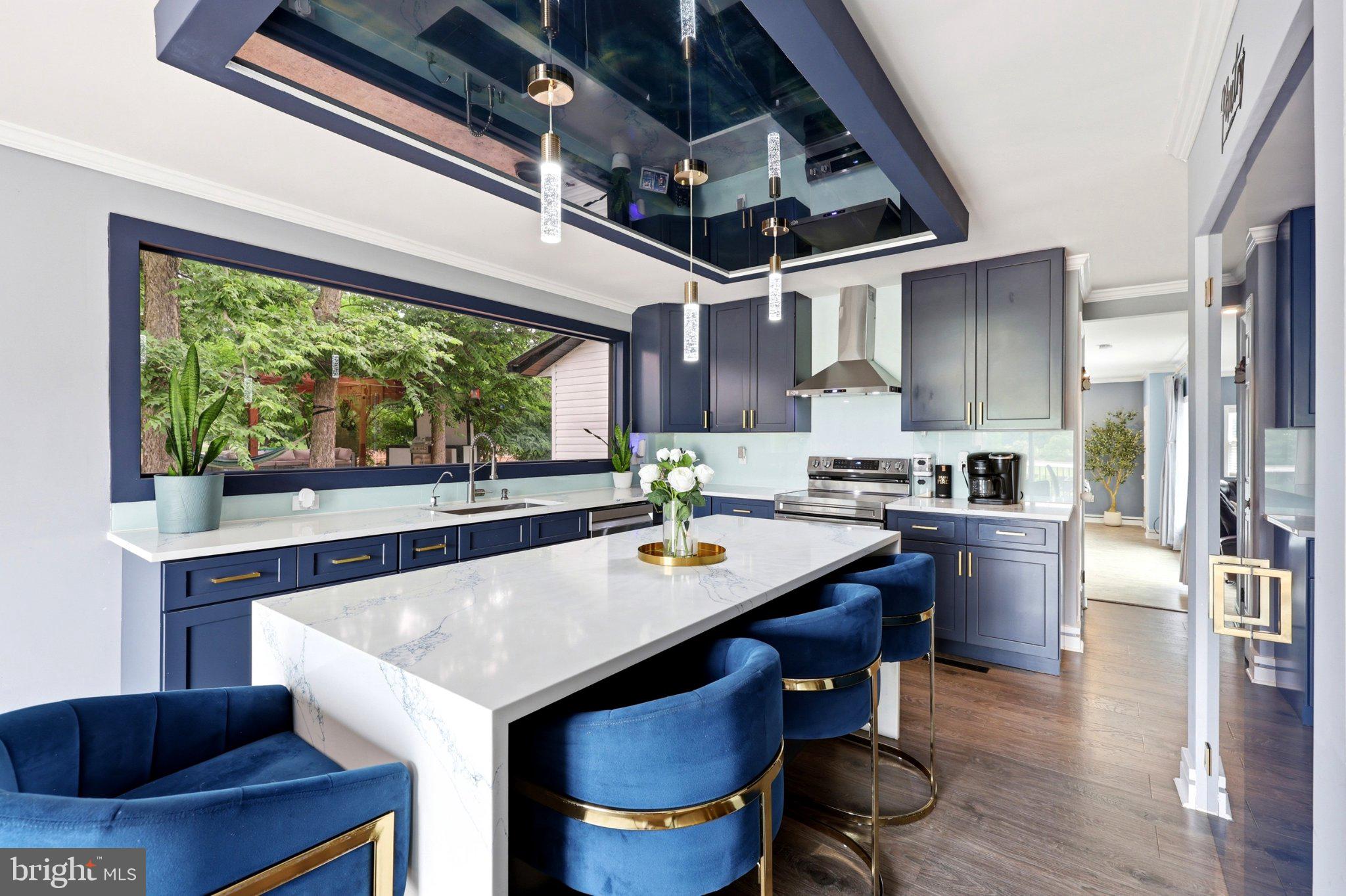 GOLDEN MEADOWS - Residential